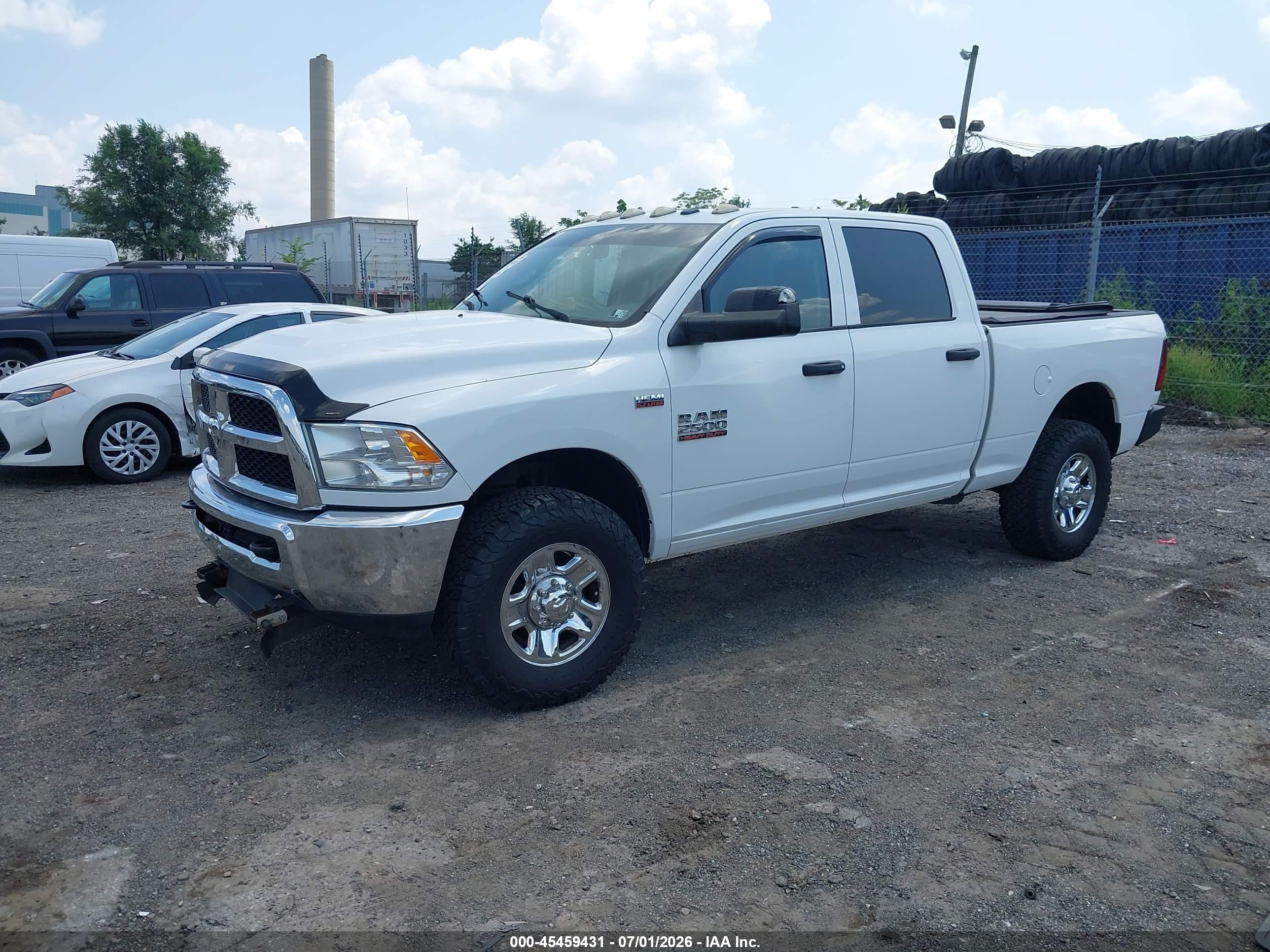 2014 Ram 2500 Tradesman White vin: 3C6TR5CT9EG118564