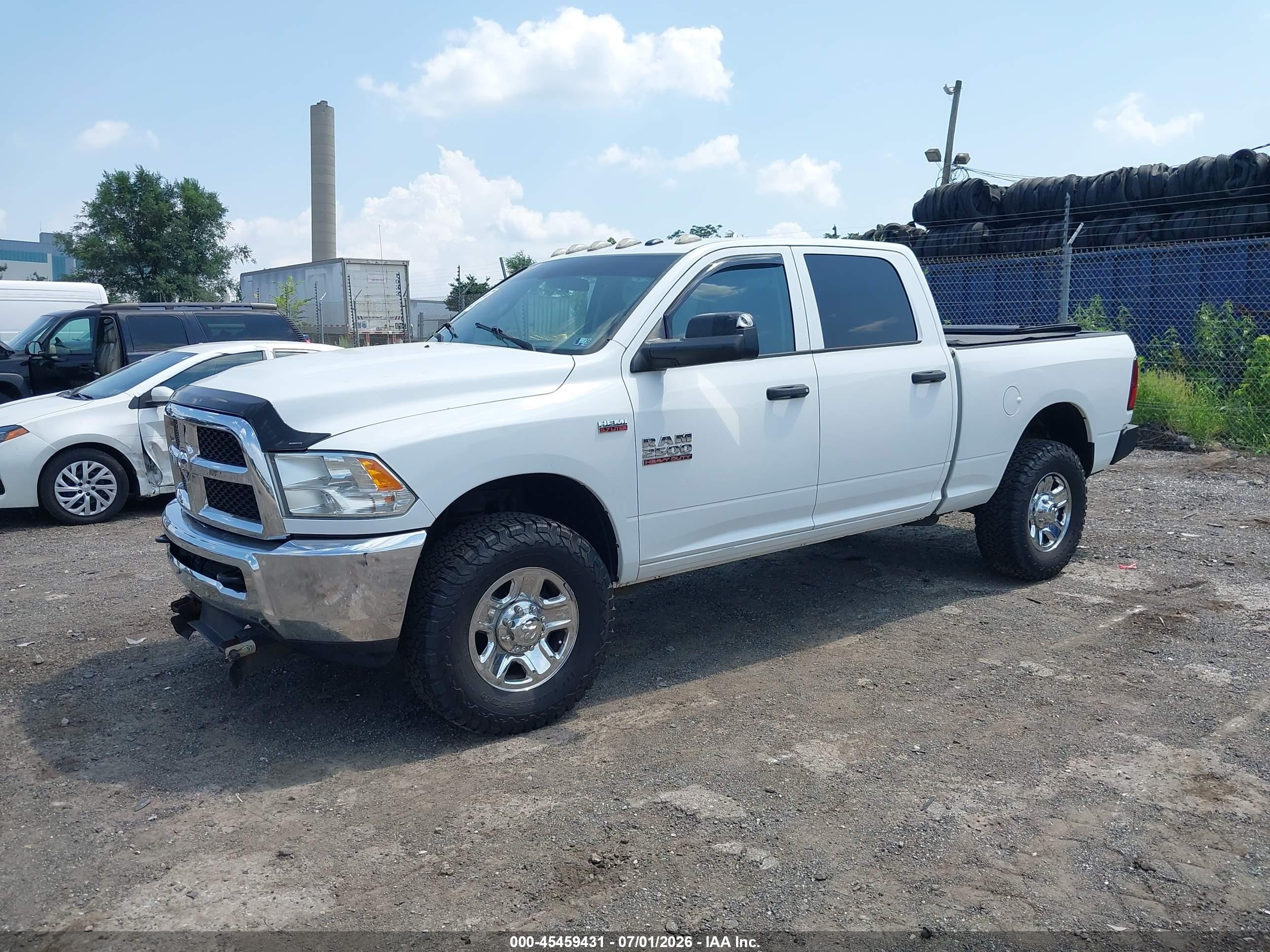 2014 Ram 2500 Tradesman White vin: 3C6TR5CT9EG118564
