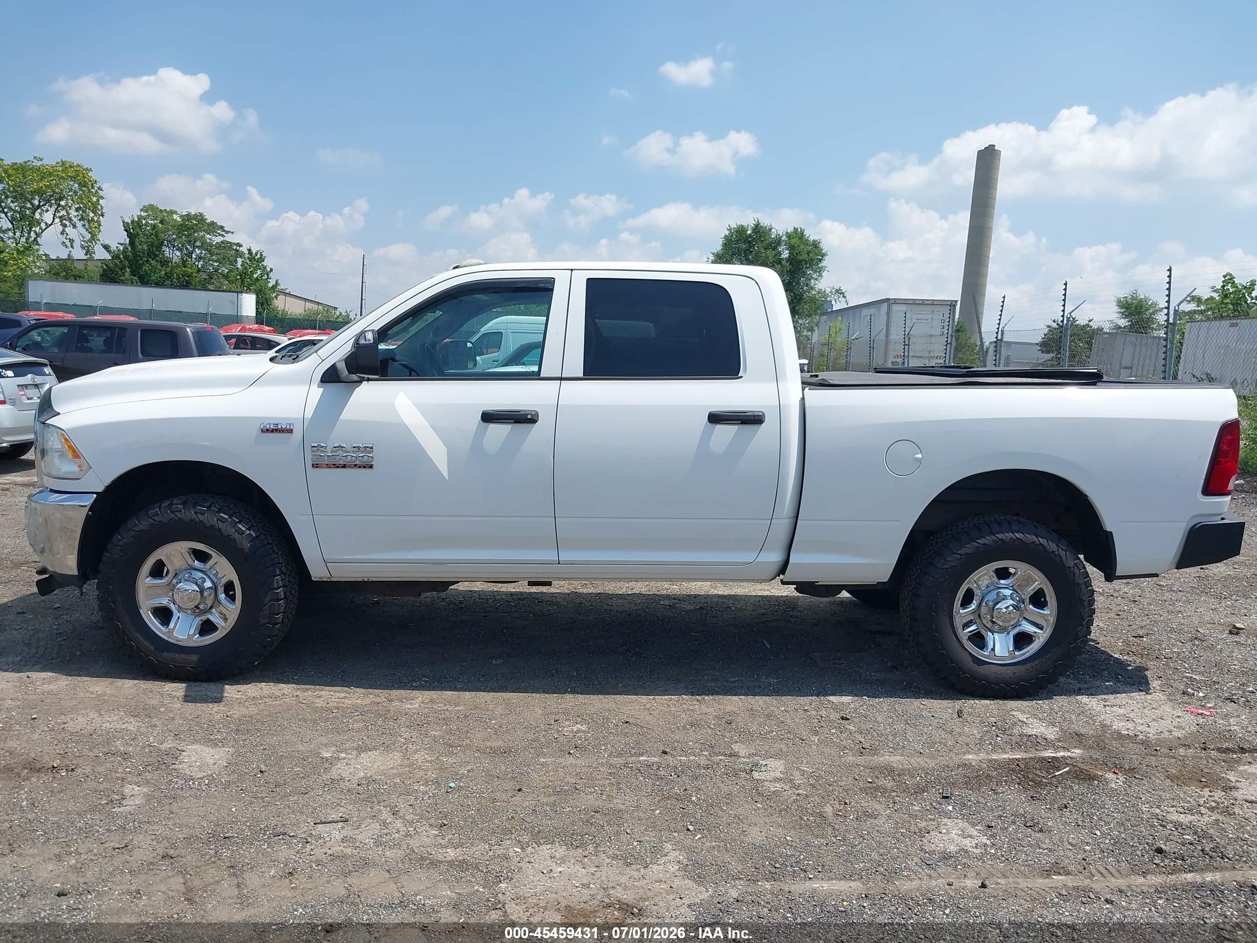 2014 Ram 2500 Tradesman White vin: 3C6TR5CT9EG118564