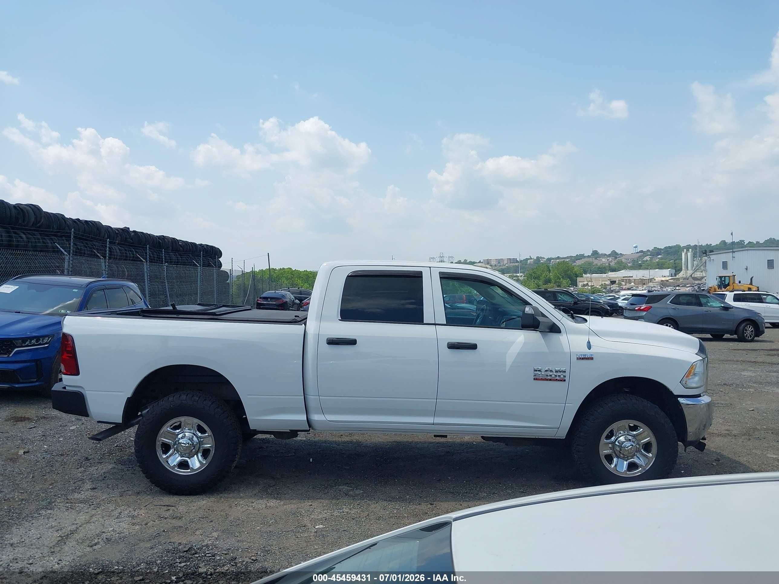 2014 Ram 2500 Tradesman White vin: 3C6TR5CT9EG118564