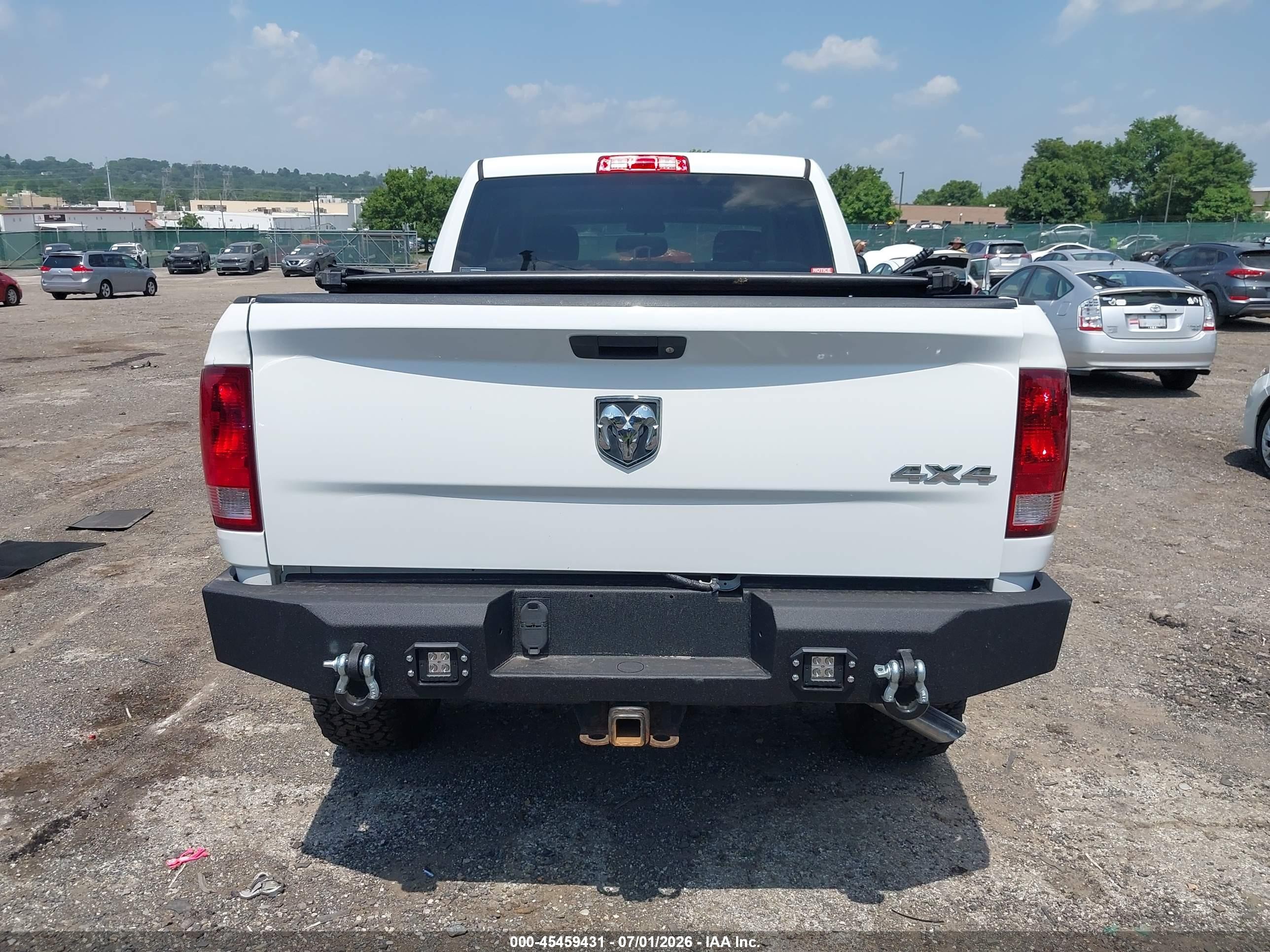2014 Ram 2500 Tradesman White vin: 3C6TR5CT9EG118564