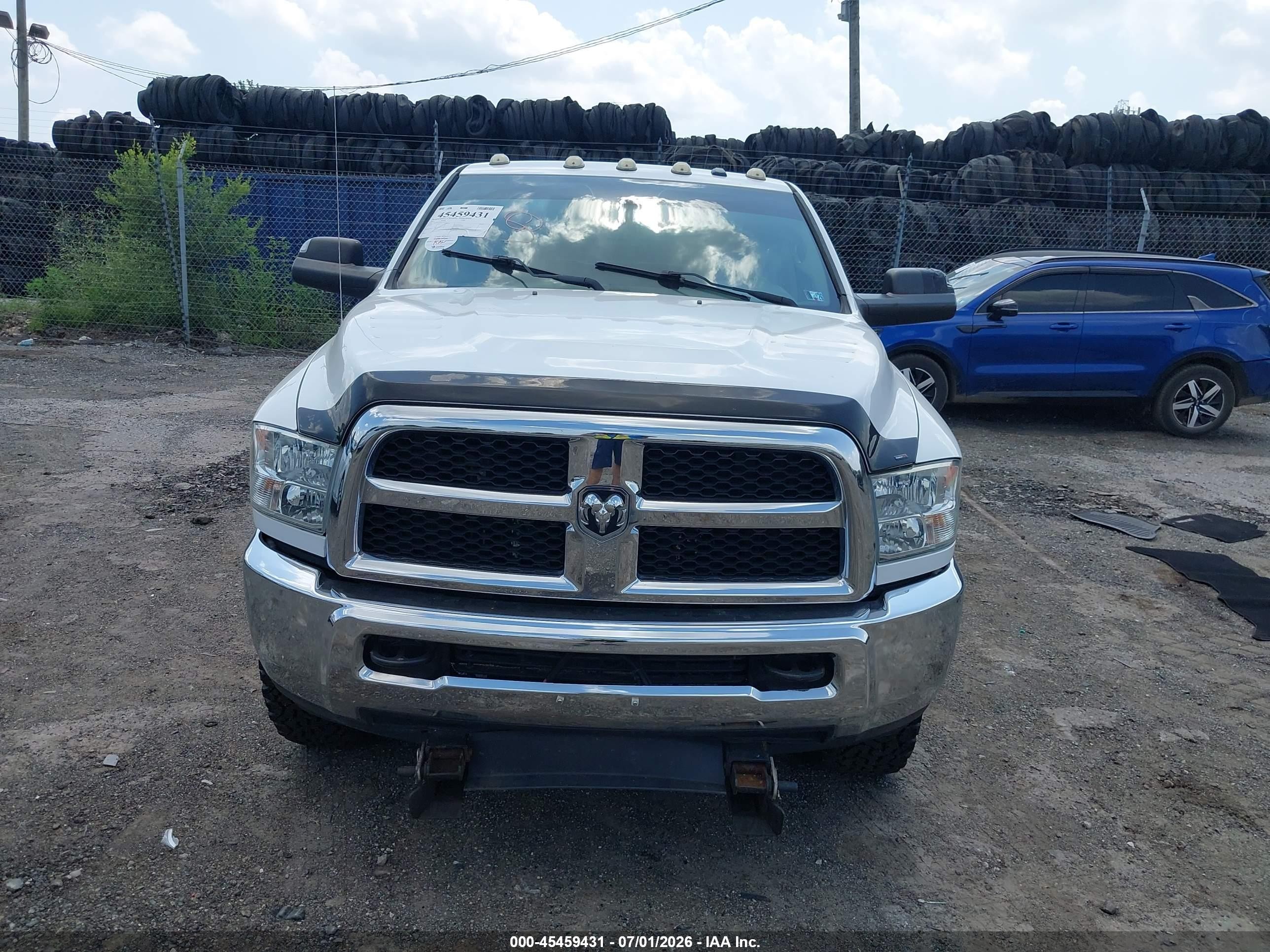 2014 Ram 2500 Tradesman White vin: 3C6TR5CT9EG118564