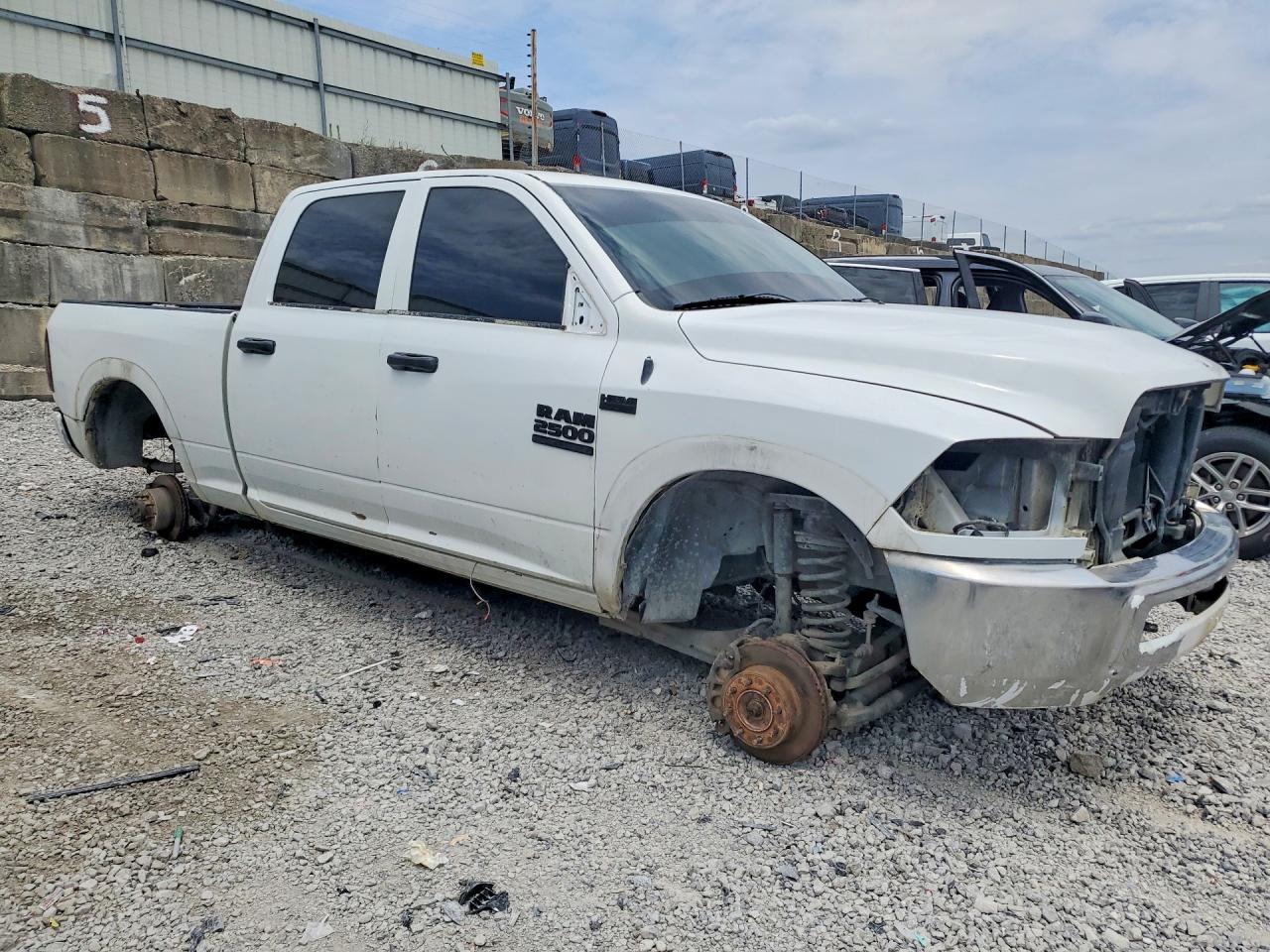 2015 Ram 2500 St White vin: 3C6TR5CT9FG585677