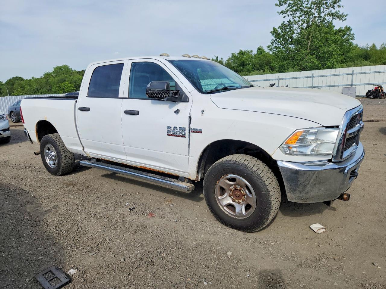 2013 Ram 2500 St White vin: 3C6TR5CTXDG603648