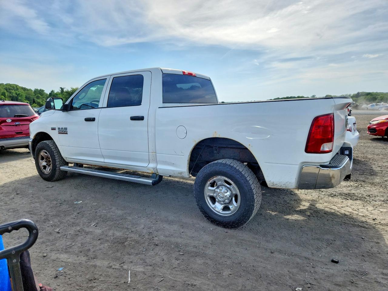 2013 Ram 2500 St White vin: 3C6TR5CTXDG603648
