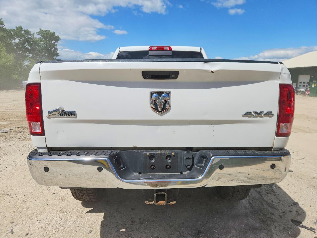 2015 Ram 2500 White vin: 3C6TR5DT0FG693619