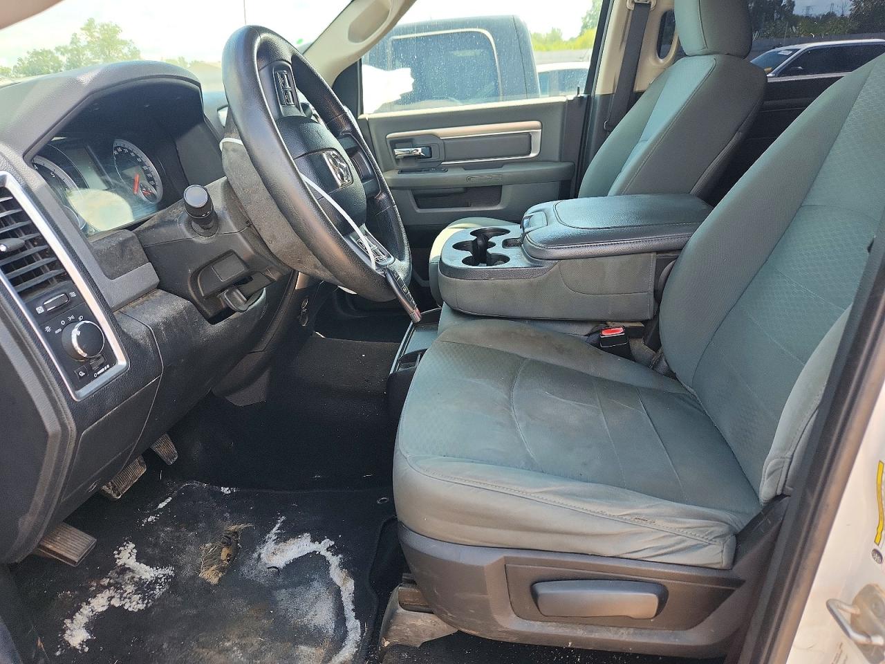 2014 Ram 2500 Белый vin: 3C6TR5DT6EG188022