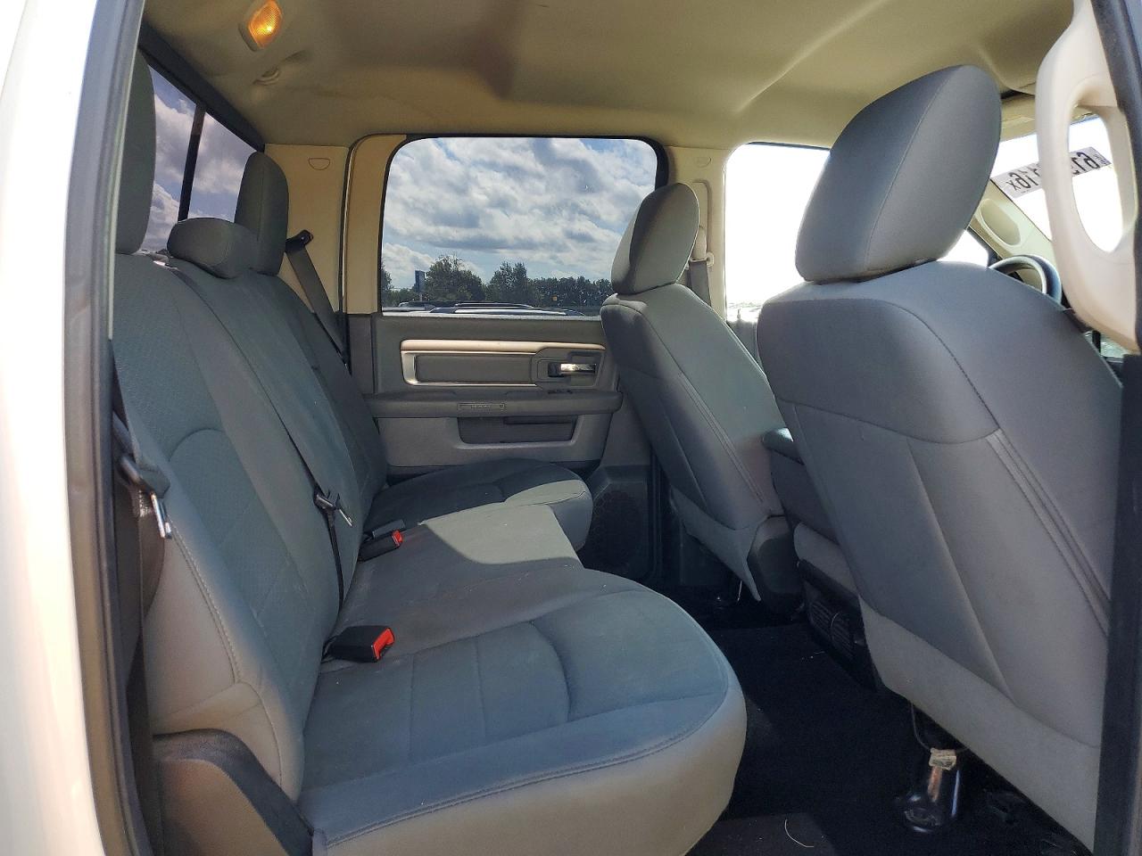 2014 Ram 2500 Белый vin: 3C6TR5DT6EG188022