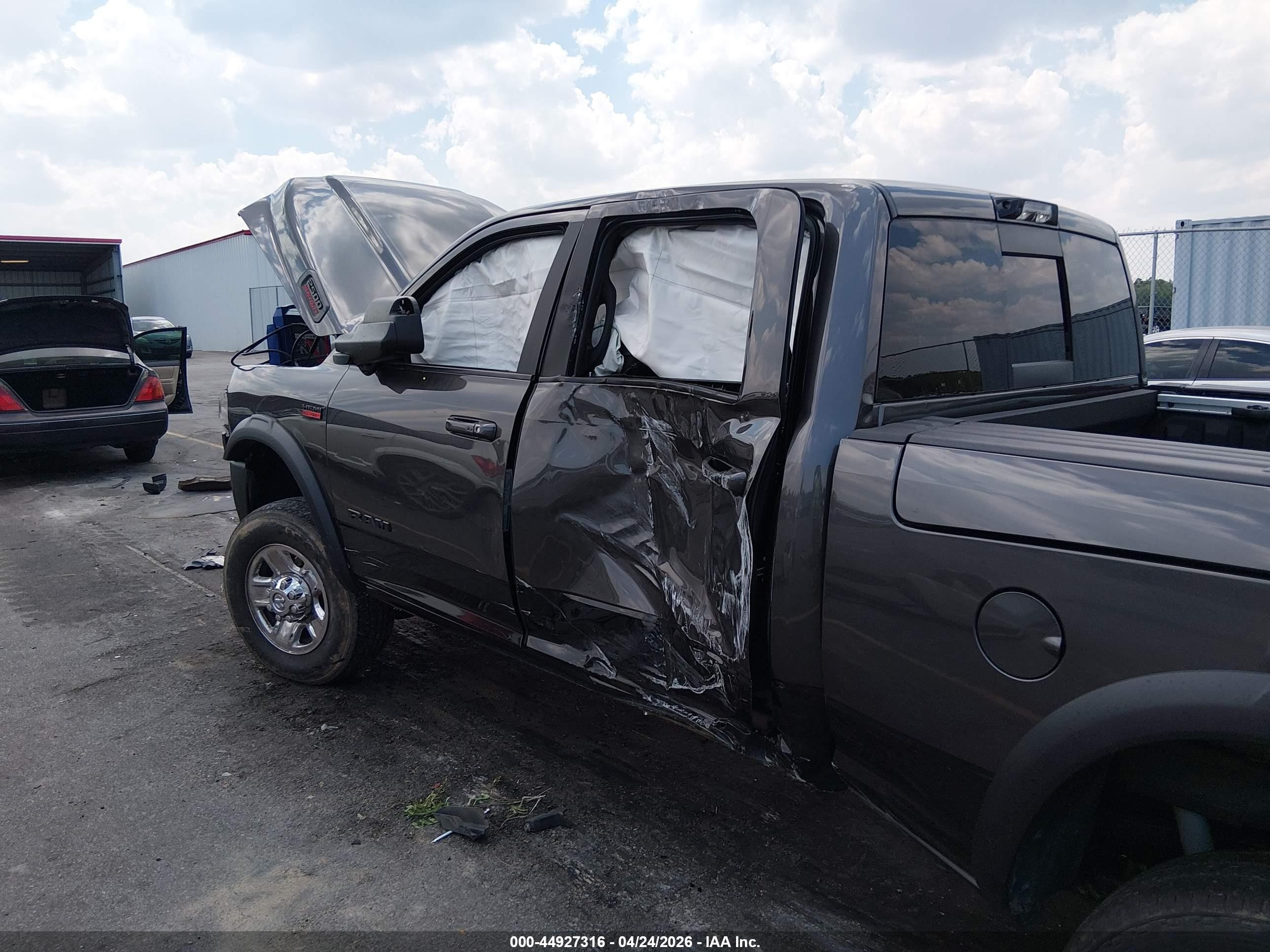 2022 Ram 2500 Black vin: 3C6TR5EJ6NG287355