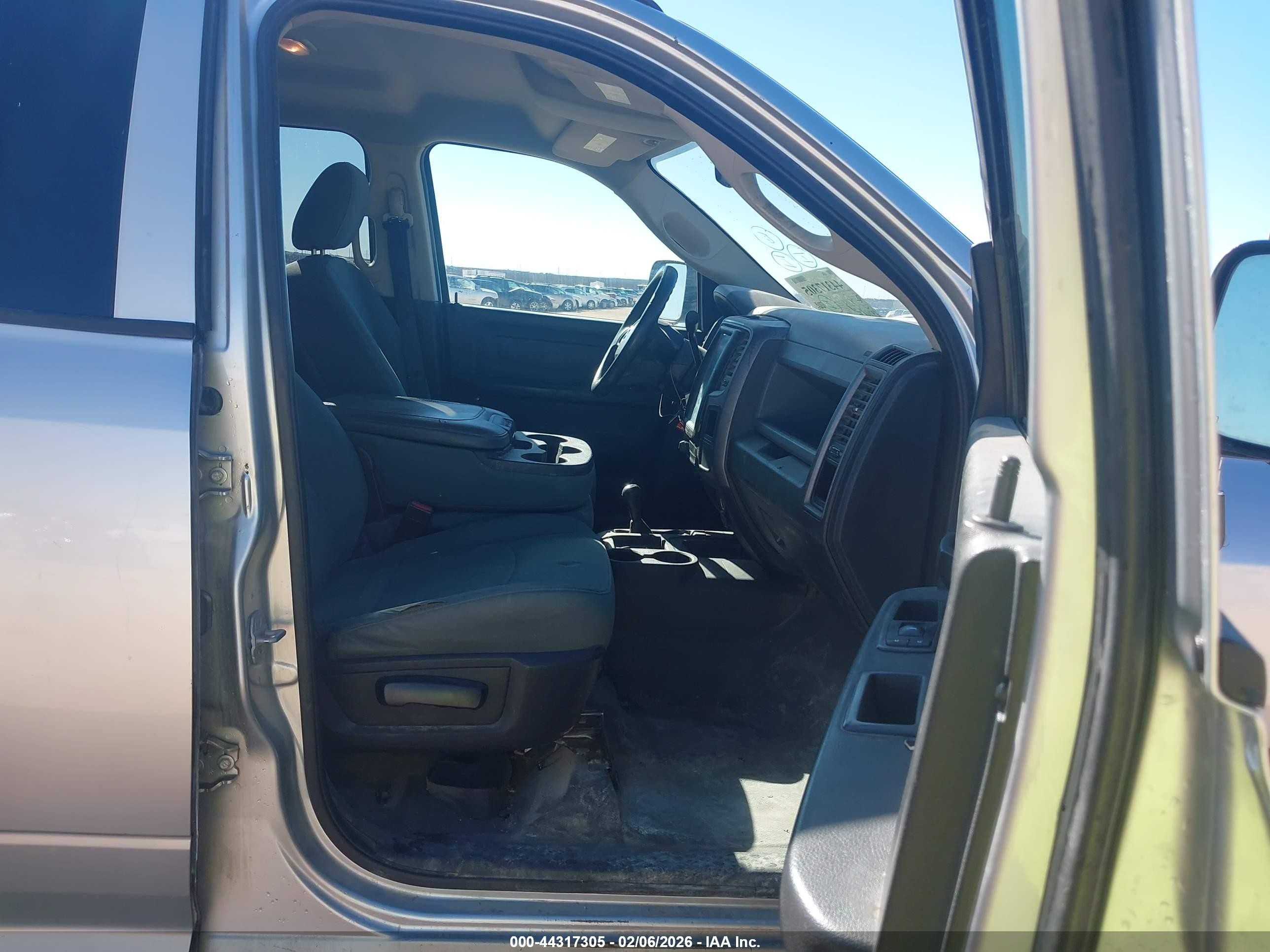 2014 Ram 2500 Tradesman Silver vin: 3C6TR5HT2EG304777