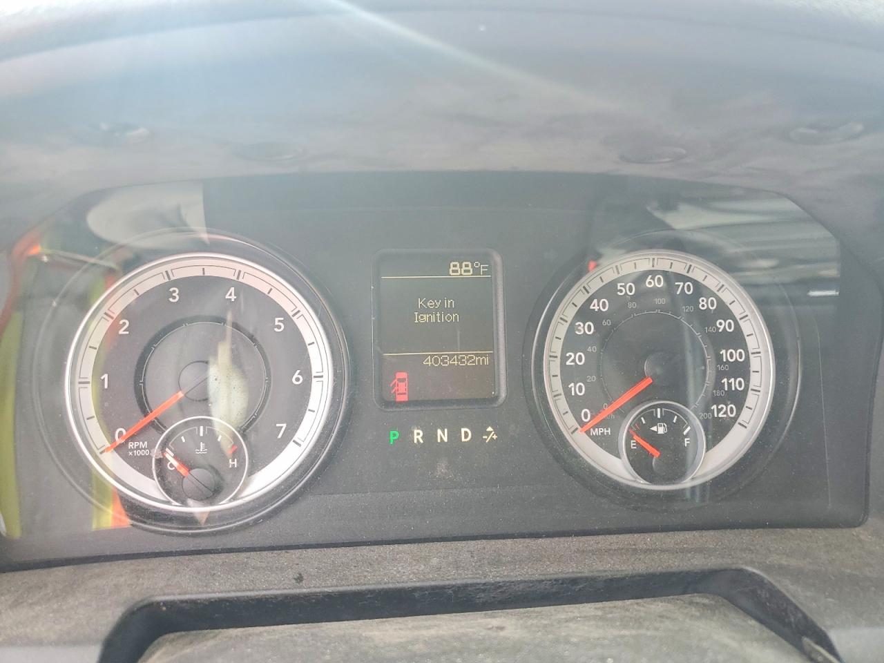2014 Ram 2500 St Red vin: 3C6TR5HT4EG134955