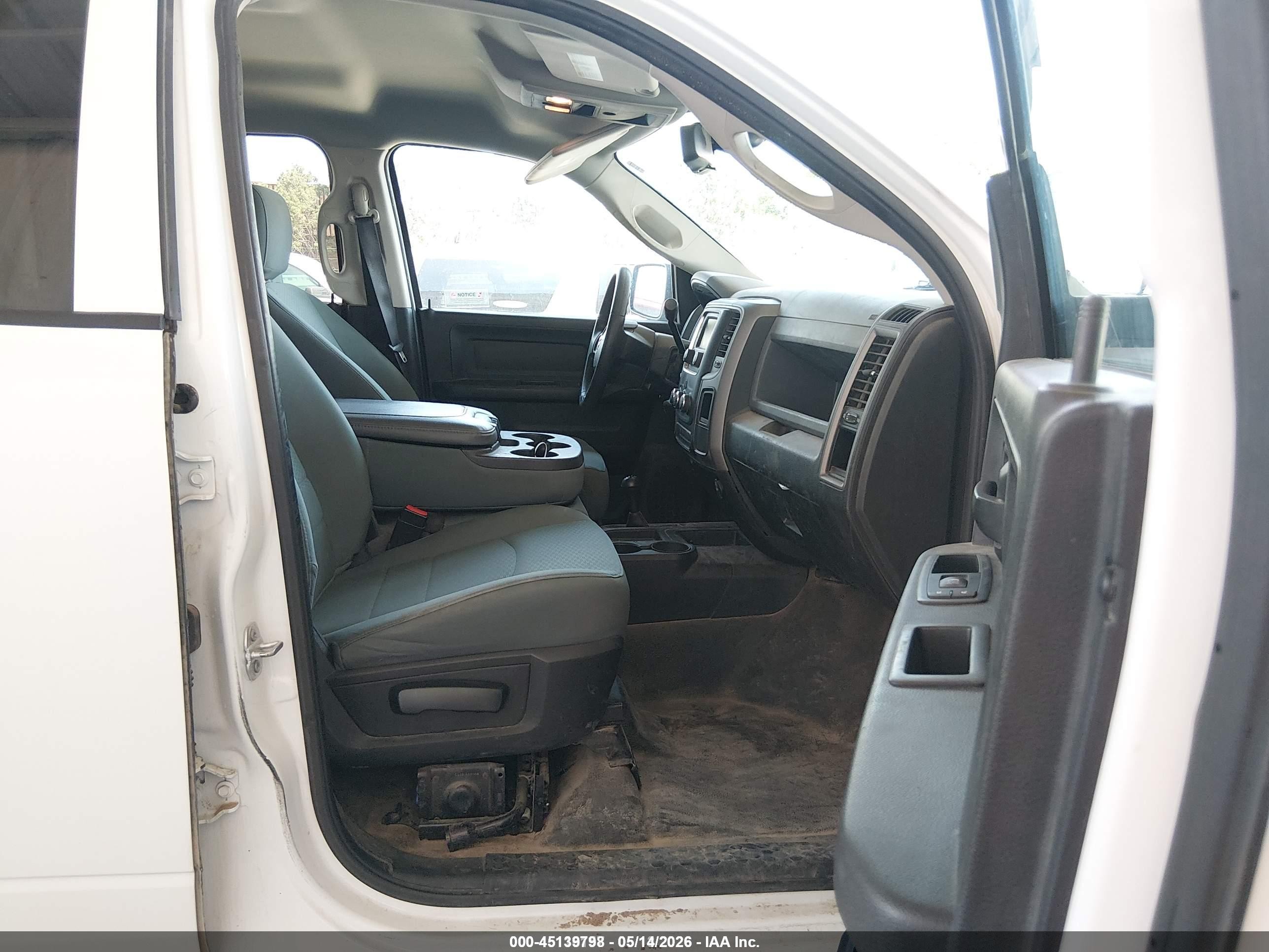 2016 Ram 2500 Tradesman White vin: 3C6TR5HT4GG323267
