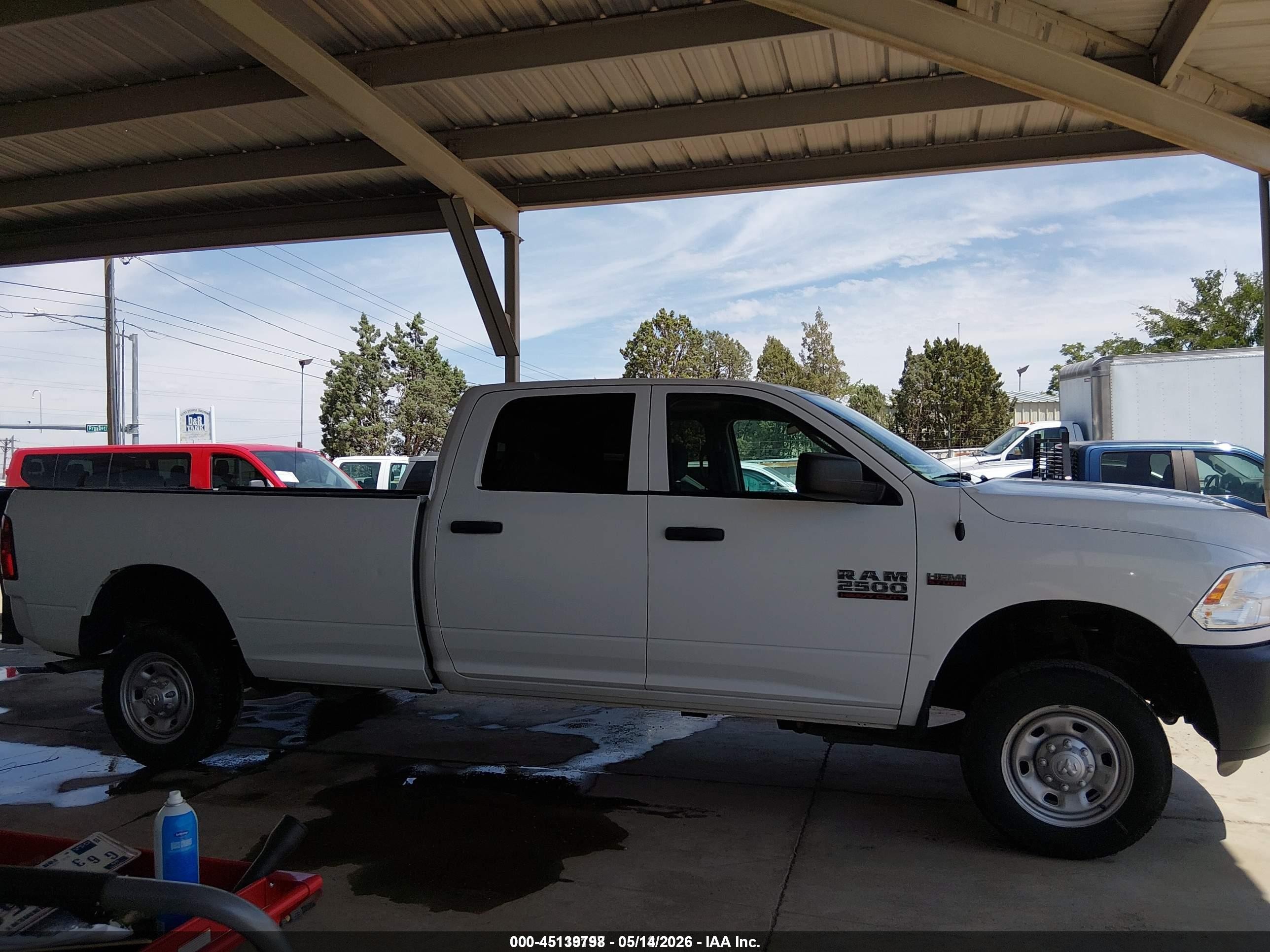 2016 Ram 2500 Tradesman White vin: 3C6TR5HT4GG323267