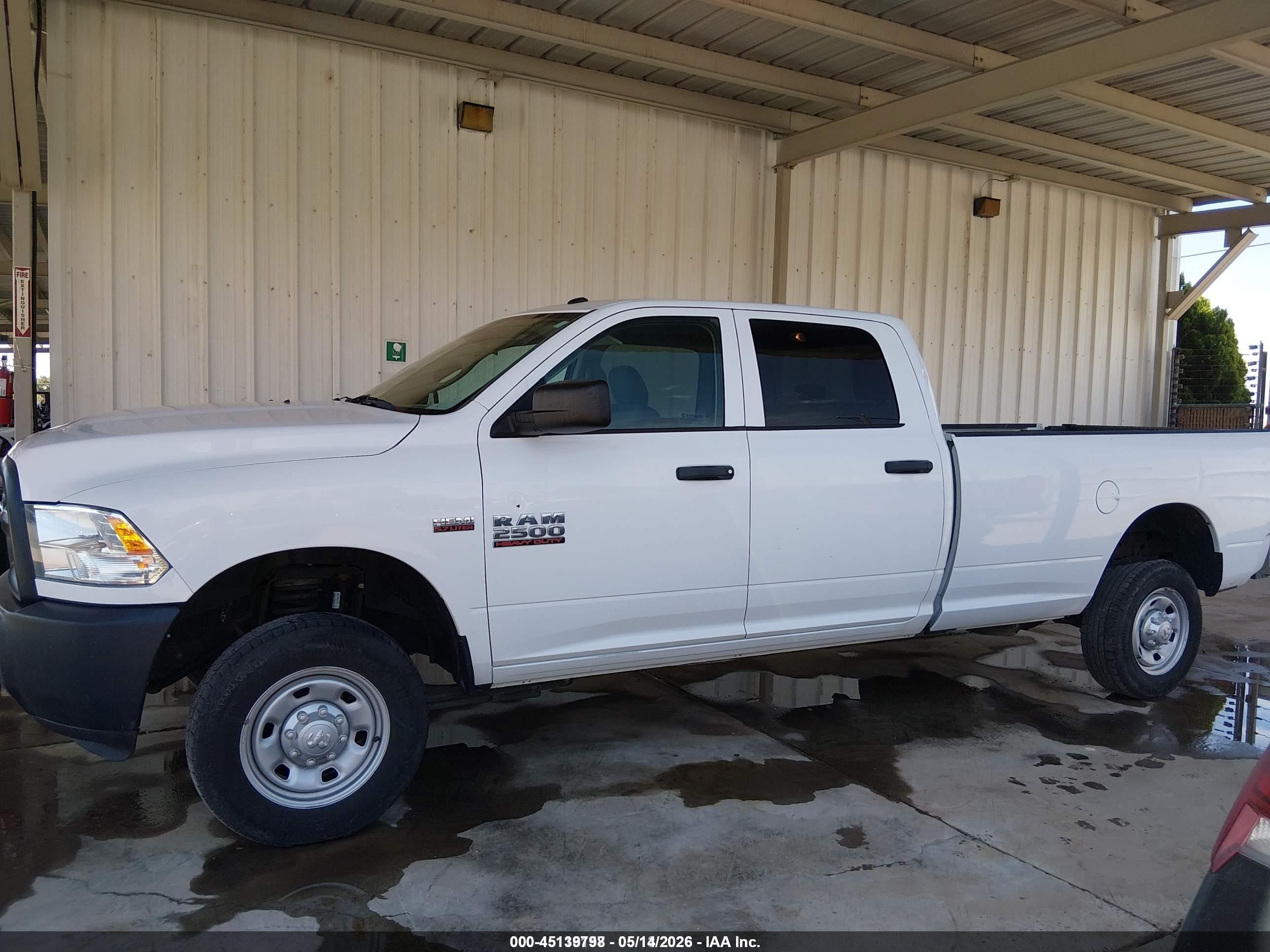 2016 Ram 2500 Tradesman White vin: 3C6TR5HT4GG323267