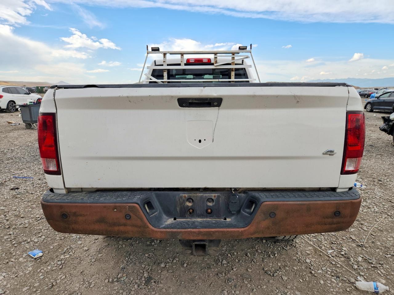 2014 Ram 2500 St White vin: 3C6TR5HT5EG120952