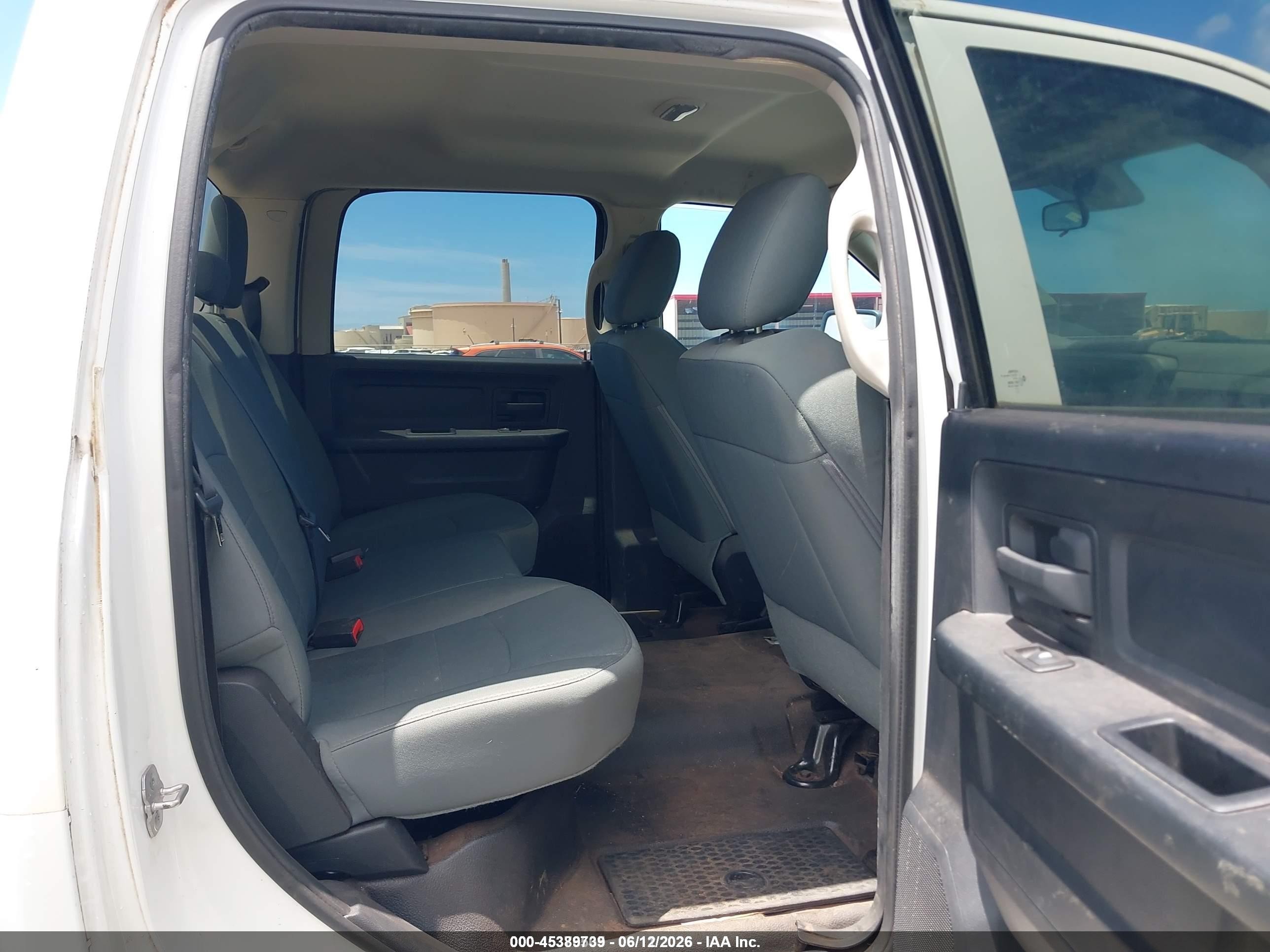 2014 Ram 2500 Tradesman White vin: 3C6TR5HT5EG269345