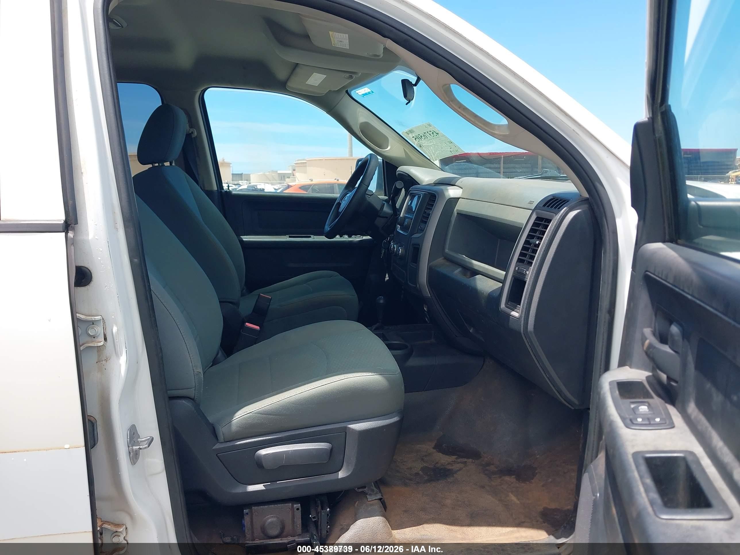 2014 Ram 2500 Tradesman White vin: 3C6TR5HT5EG269345