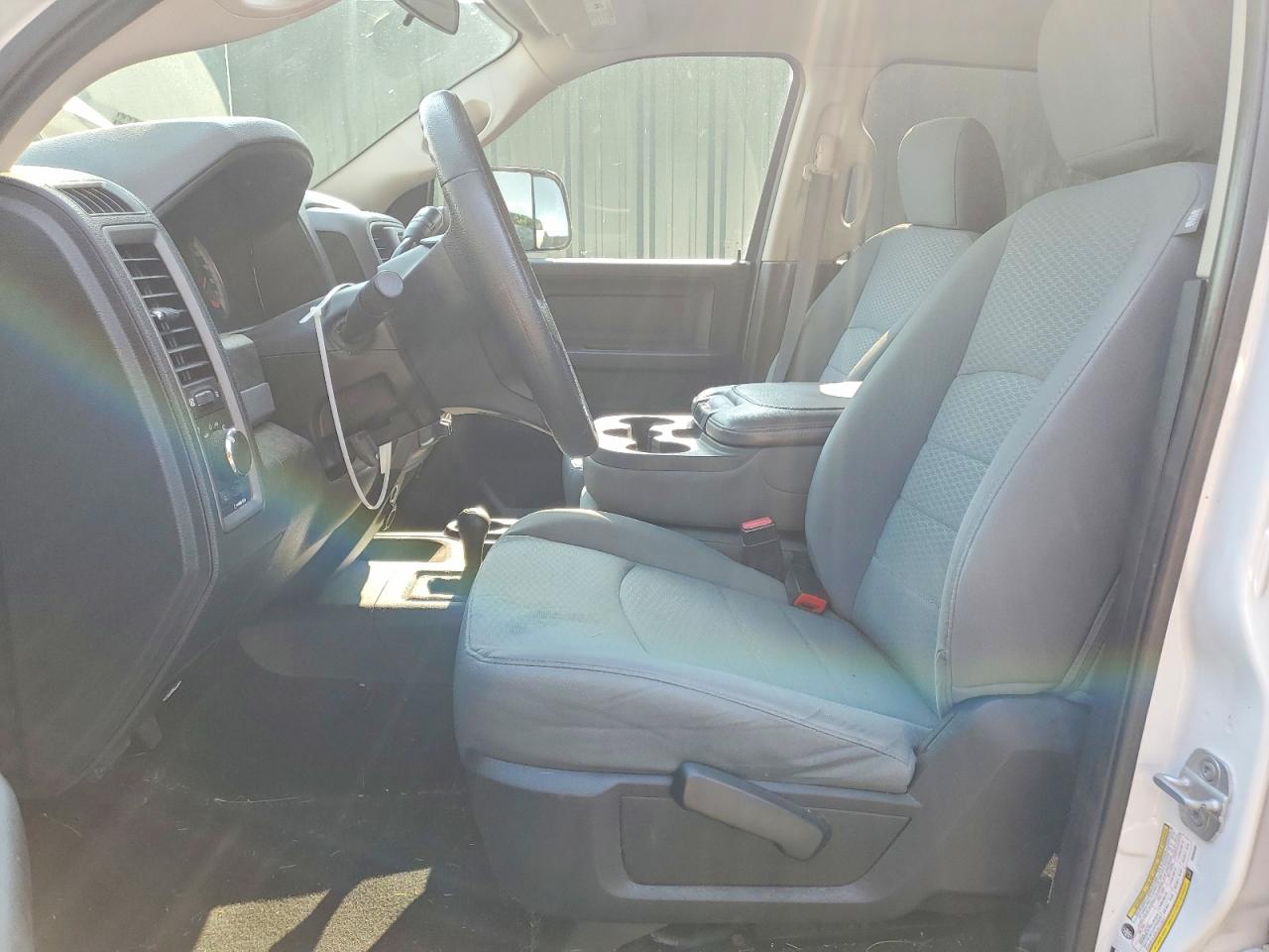 2013 Ram 2500 St Белый vin: 3C6TR5HT6DG583469