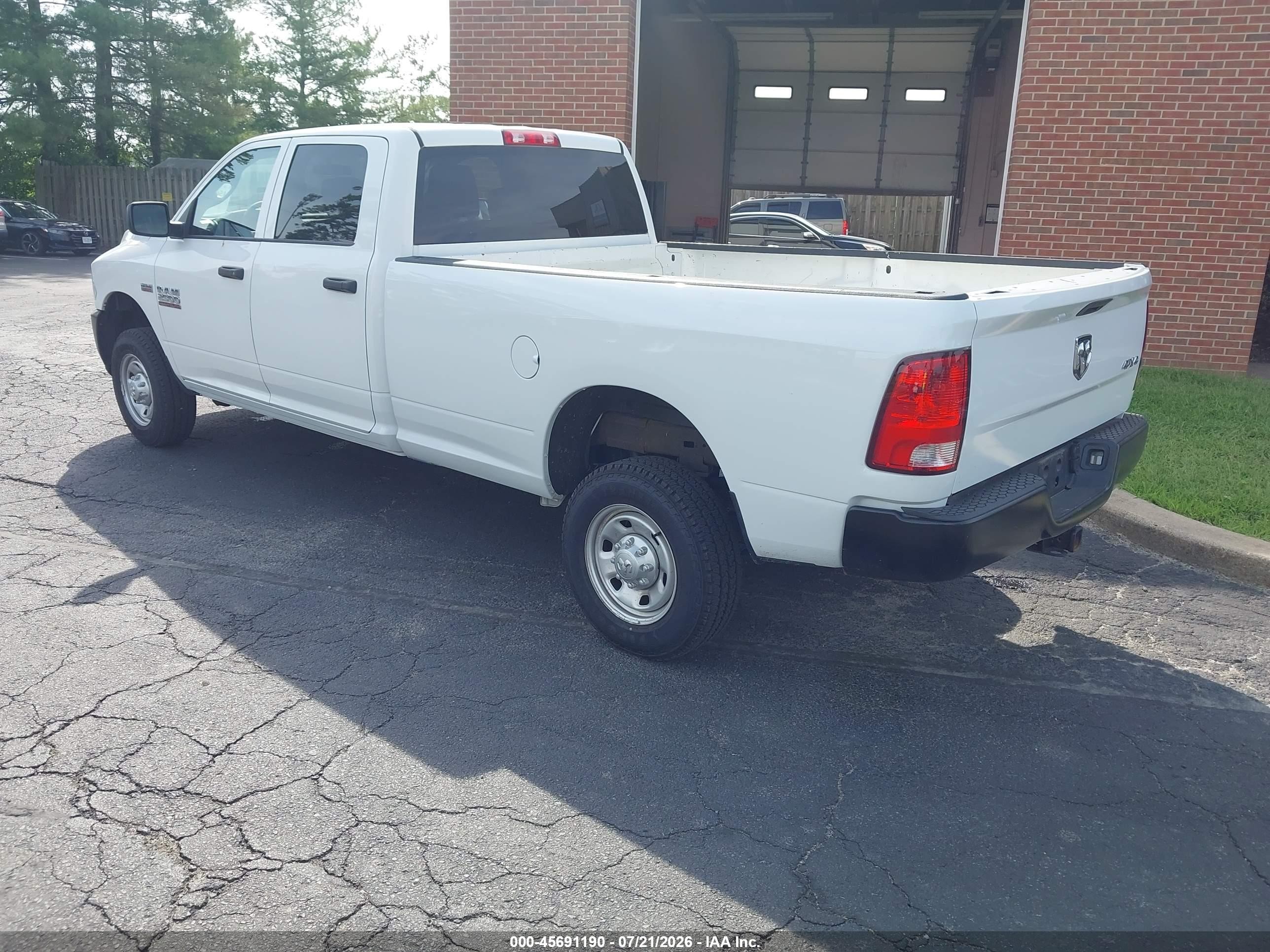 2015 Ram 2500 Tradesman White vin: 3C6TR5HT6FG507186
