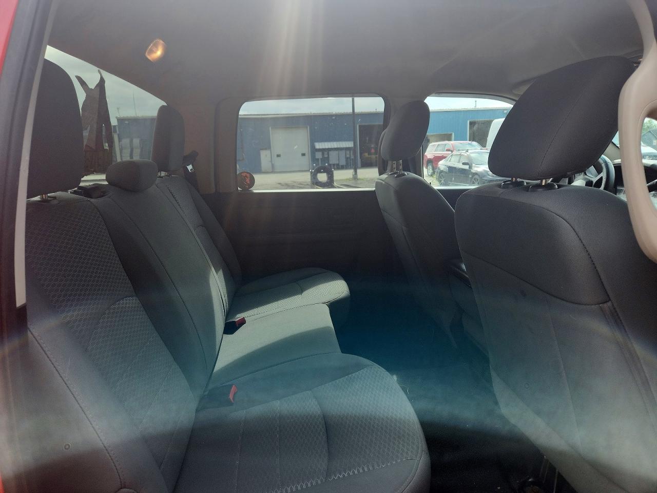 2014 Ram 2500 St Красный vin: 3C6TR5HT7EG228277