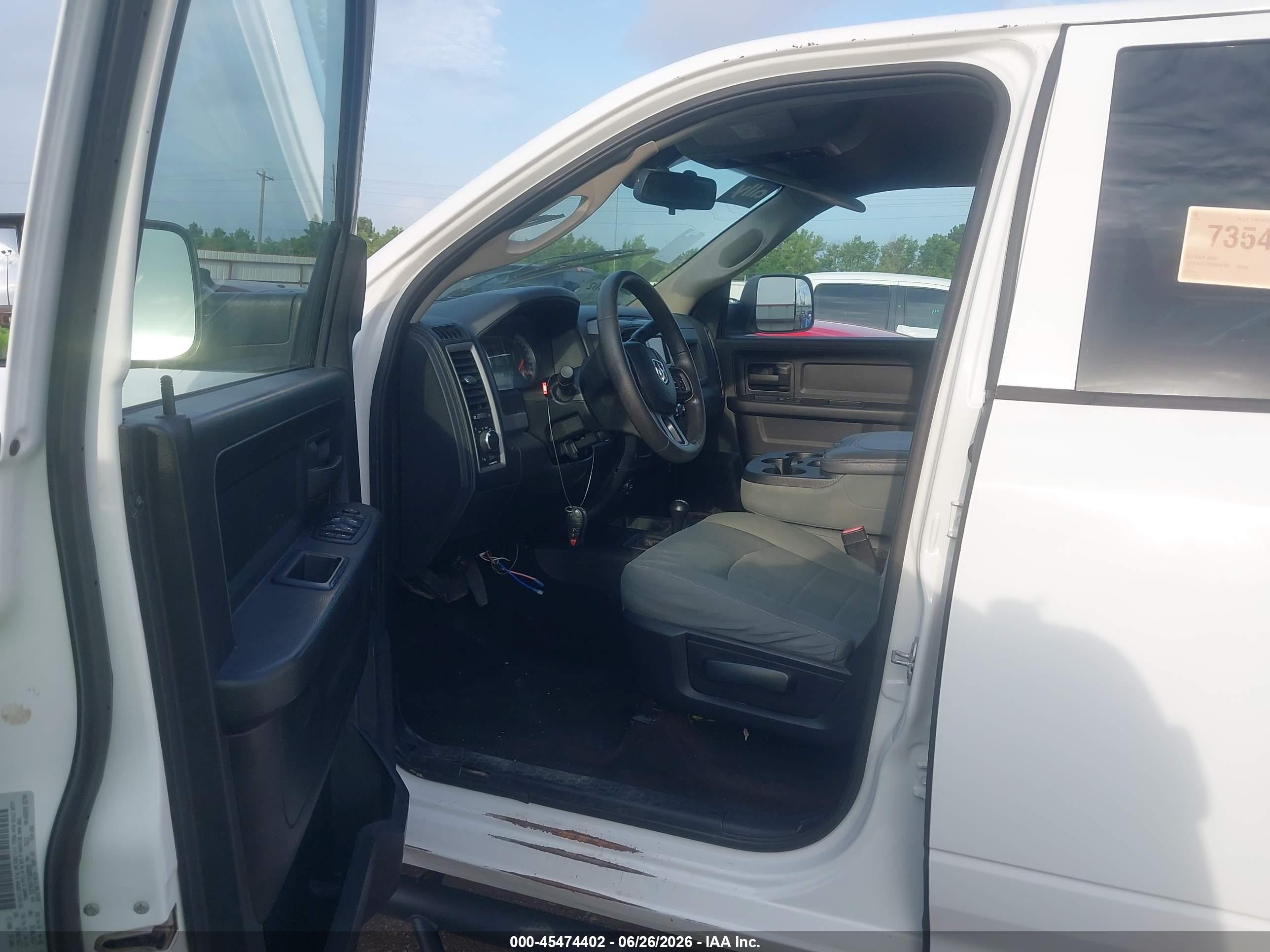2015 Ram 2500 Tradesman White vin: 3C6TR5HT7FG689285