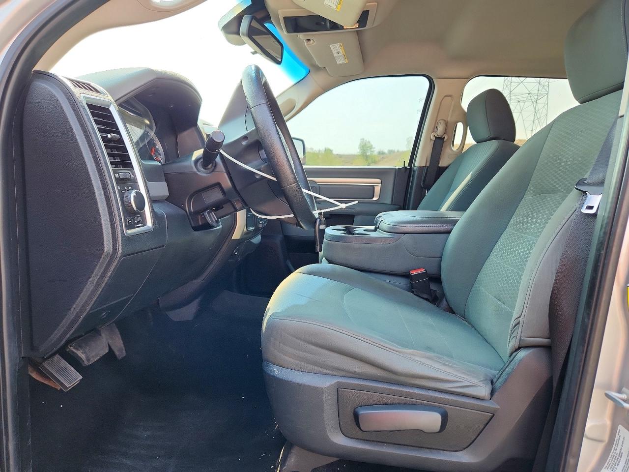 2014 Ram 2500 Slt Silver vin: 3C6TR5JT0EG189364