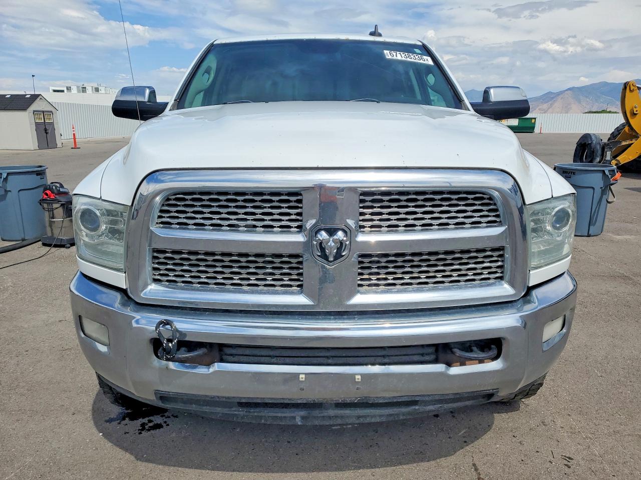 2013 Ram 2500 Laramie White vin: 3C6TR5KT5DG592253