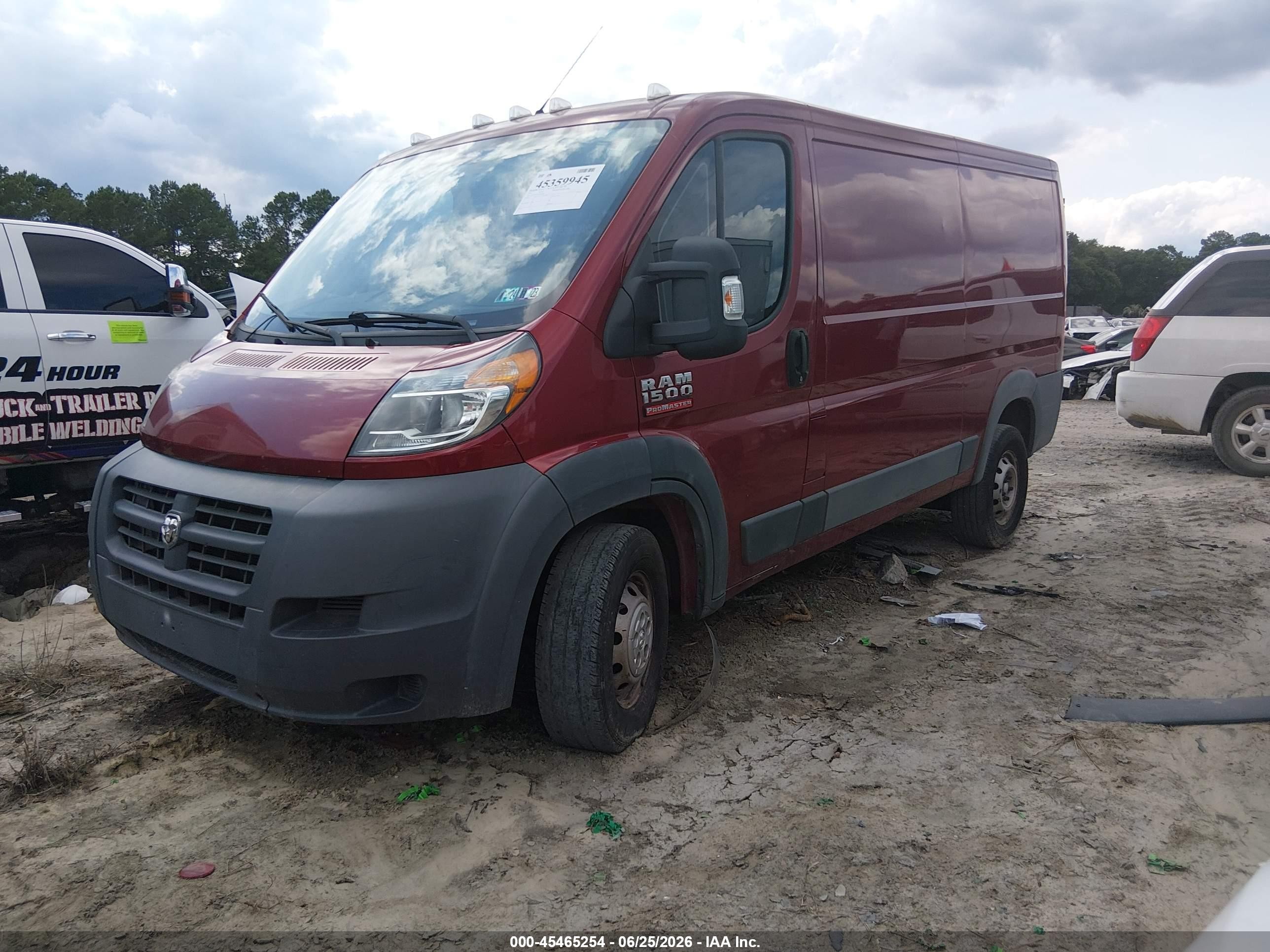 2014 Ram Promaster 1500 Low Roof Burgundy vin: 3C6TRVAG1EE108256