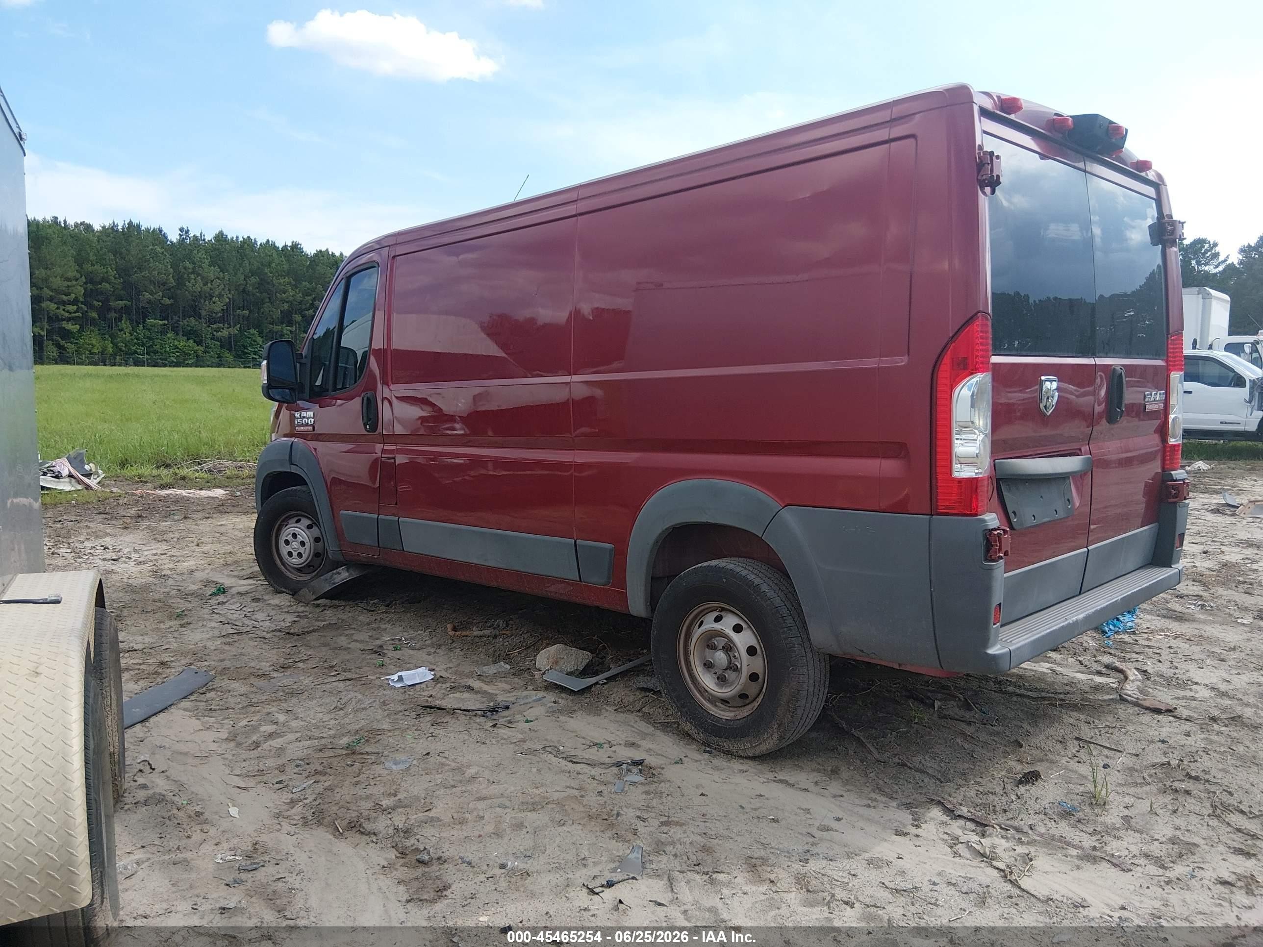 2014 Ram Promaster 1500 Low Roof Burgundy vin: 3C6TRVAG1EE108256