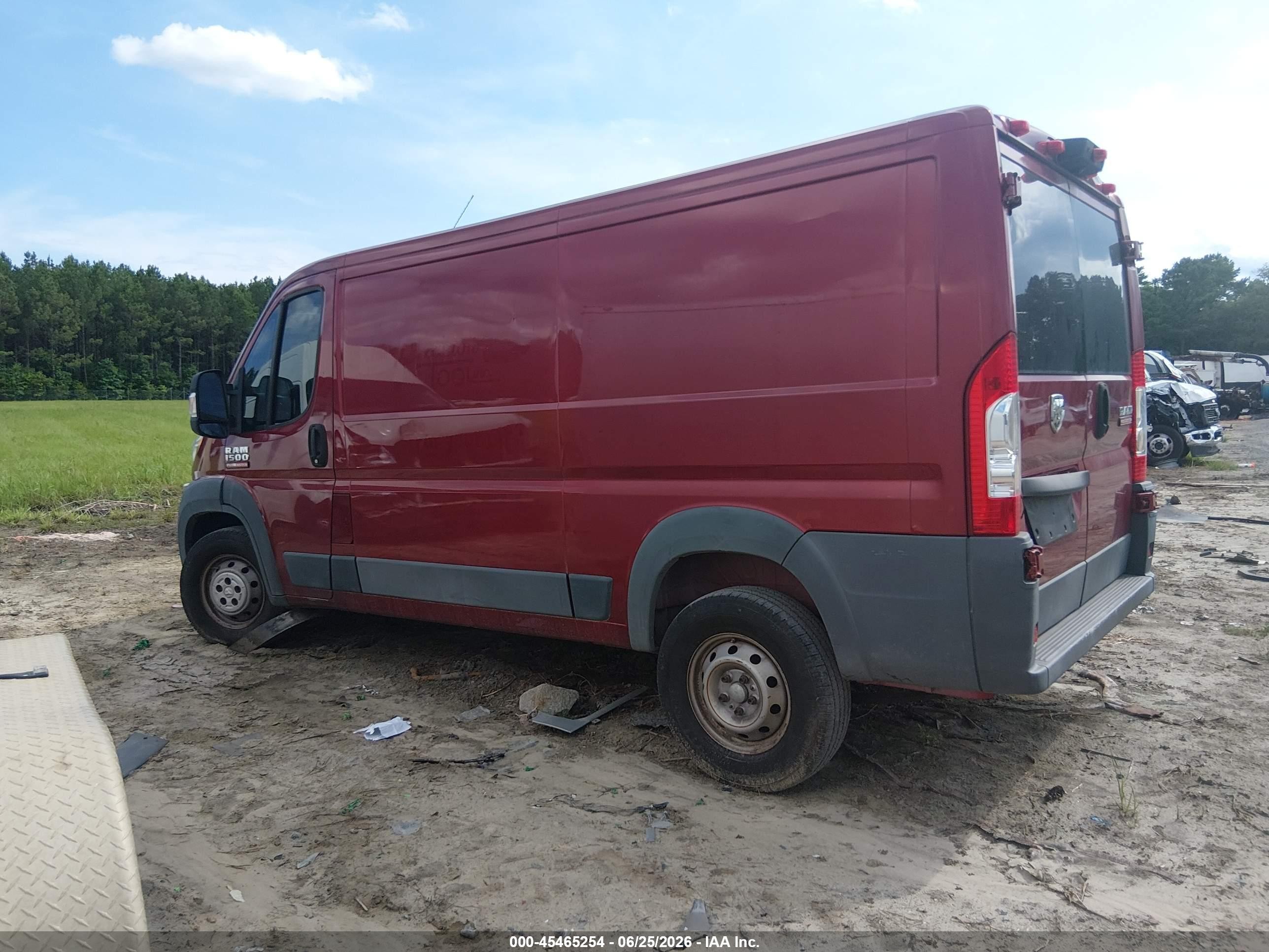 2014 Ram Promaster 1500 Low Roof Burgundy vin: 3C6TRVAG1EE108256