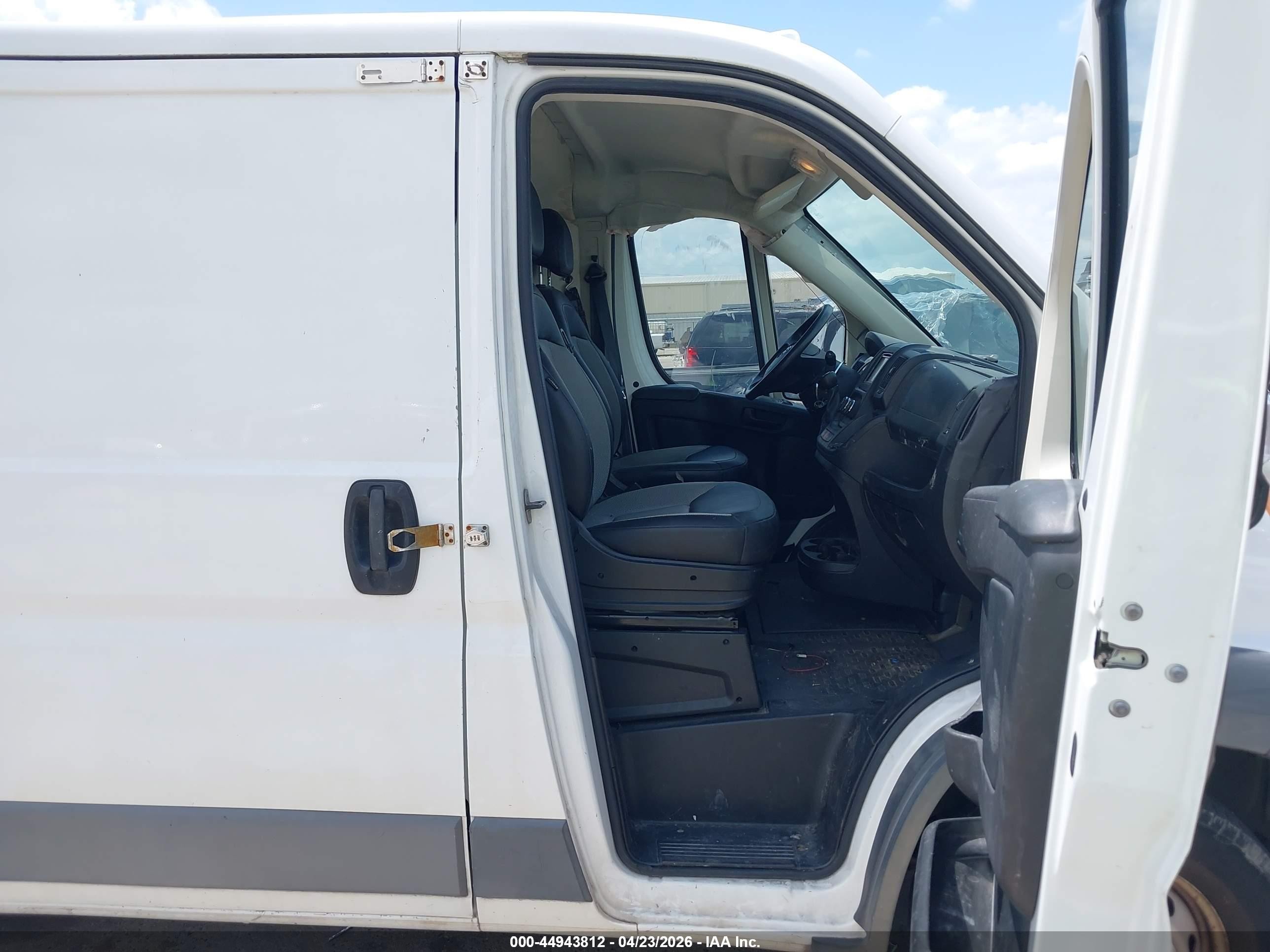 2015 Ram Promaster 1500 Low Roof White vin: 3C6TRVAG1FE507413