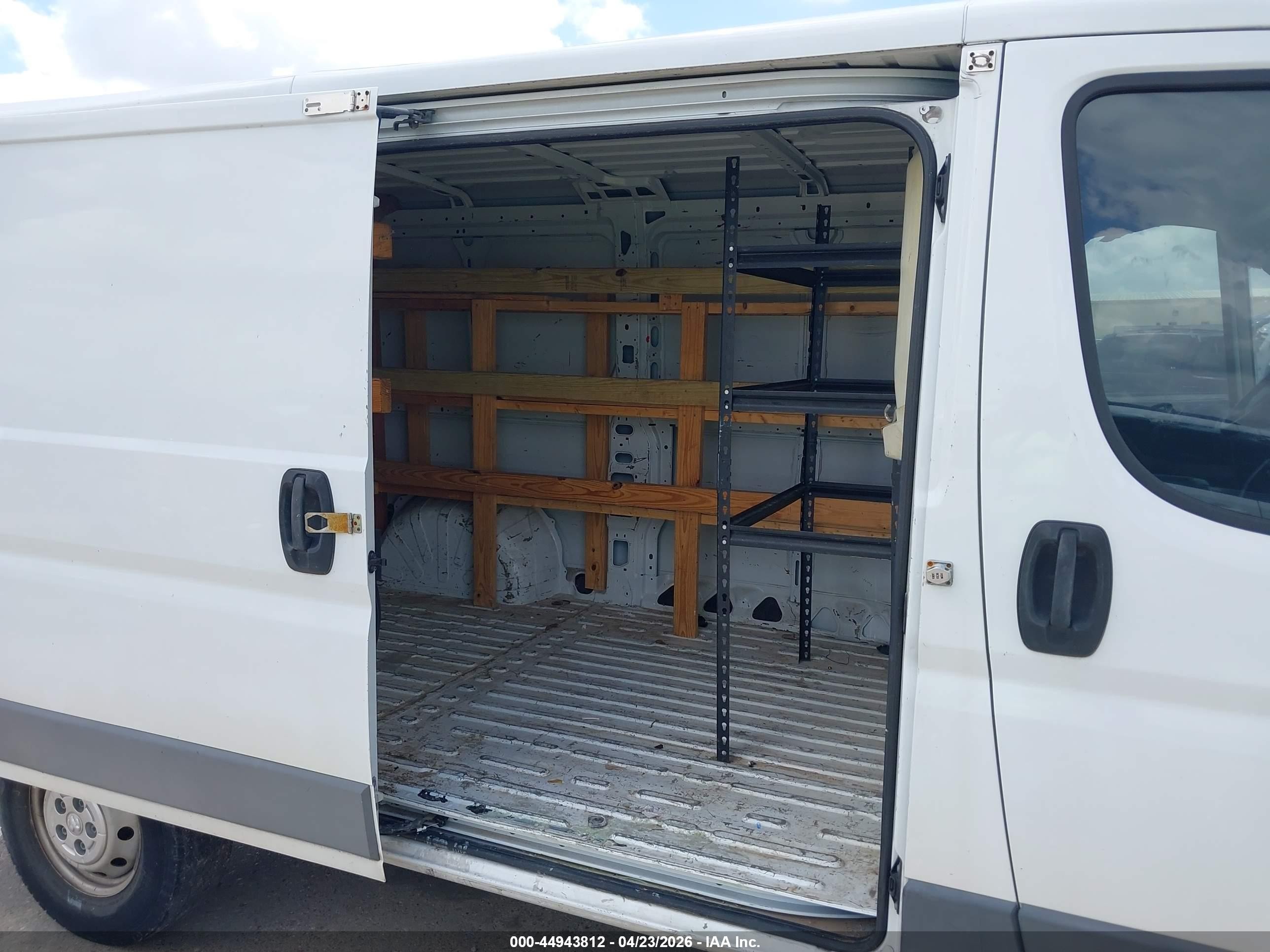 2015 Ram Promaster 1500 Low Roof White vin: 3C6TRVAG1FE507413