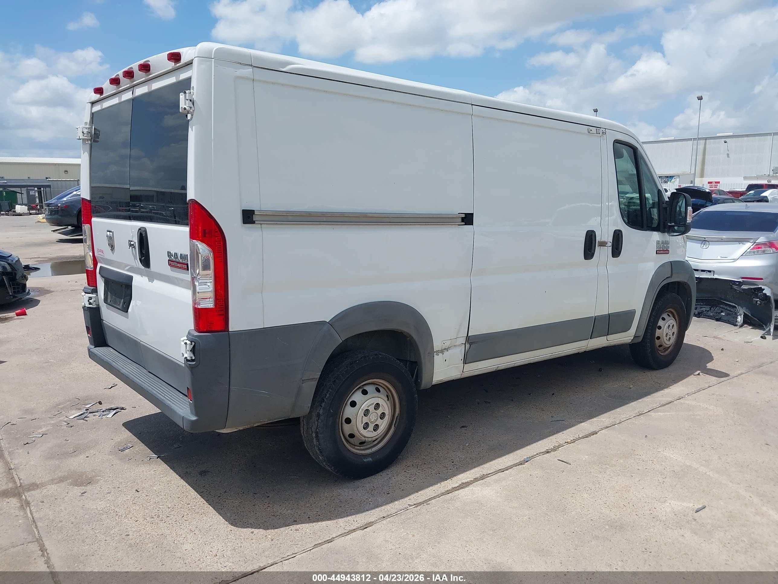 2015 Ram Promaster 1500 Low Roof White vin: 3C6TRVAG1FE507413