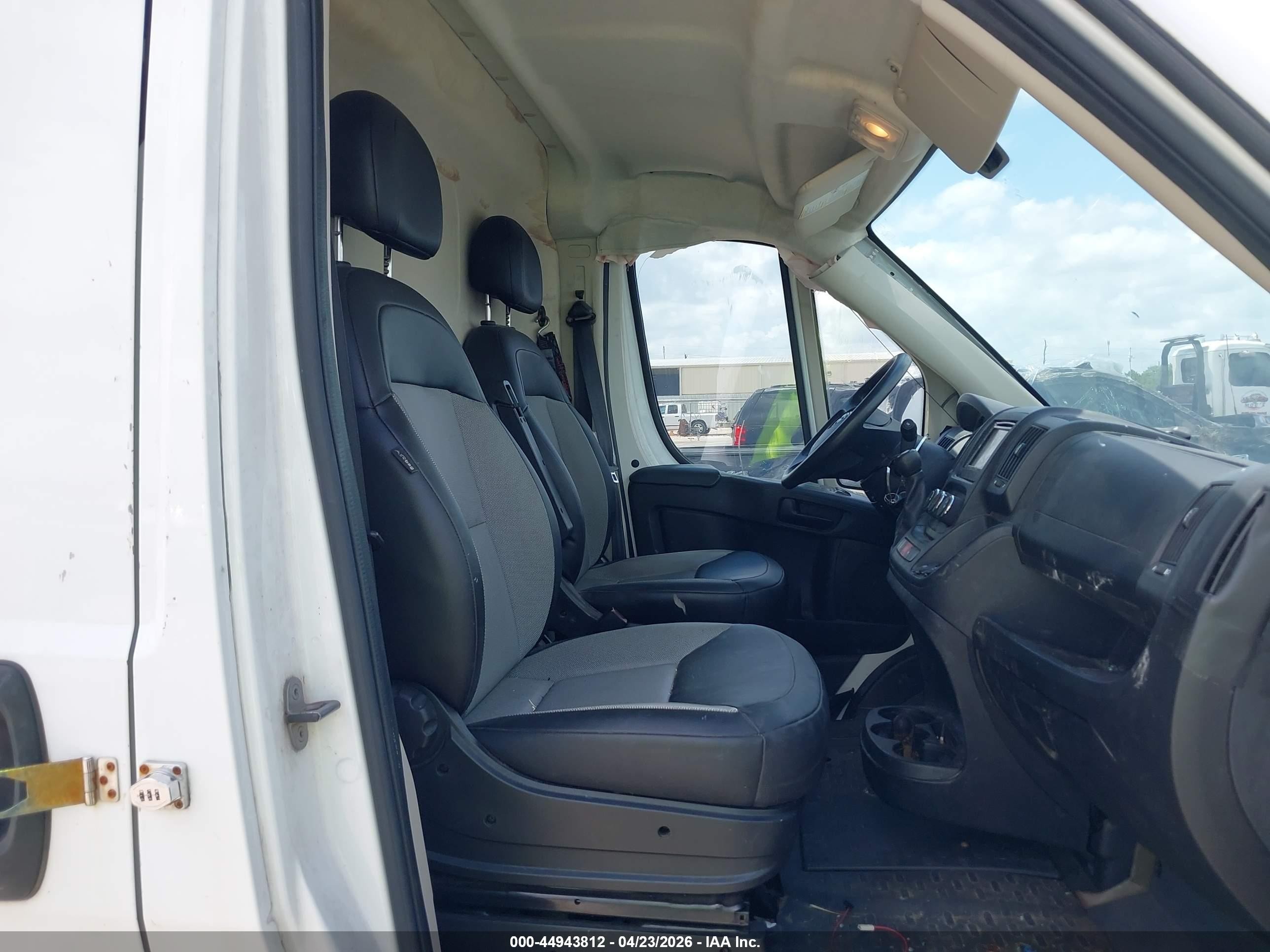 2015 Ram Promaster 1500 Low Roof White vin: 3C6TRVAG1FE507413