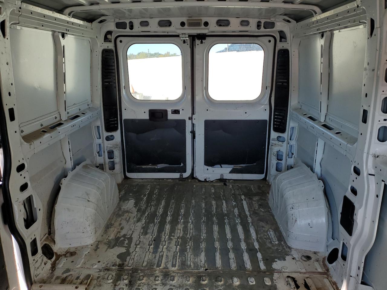 2015 Ram Promaster 1500 1500 Standard White vin: 3C6TRVAG2FE512166