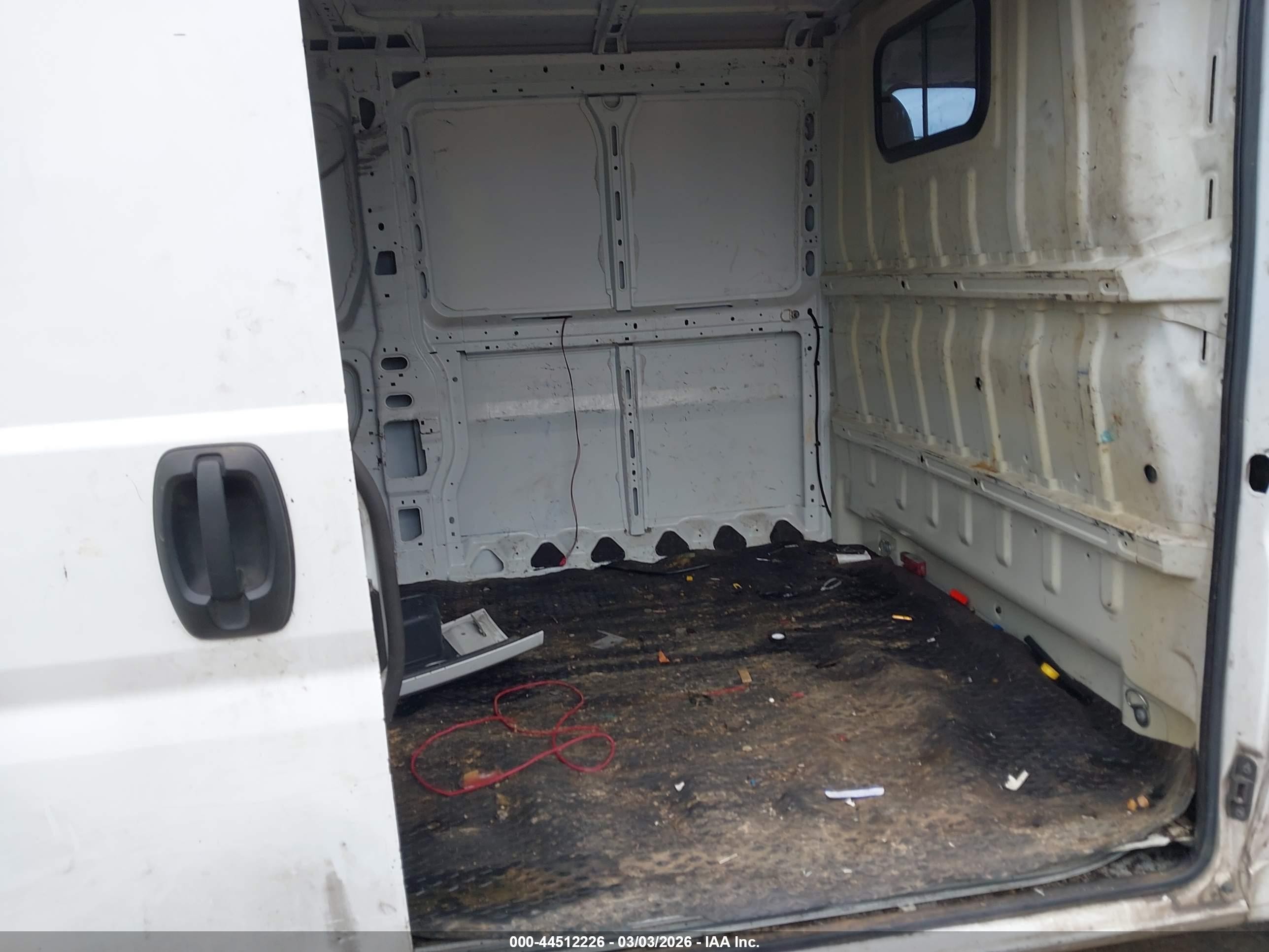2014 Ram Promaster 1500 Low Roof Белый vin: 3C6TRVAG4EE108672