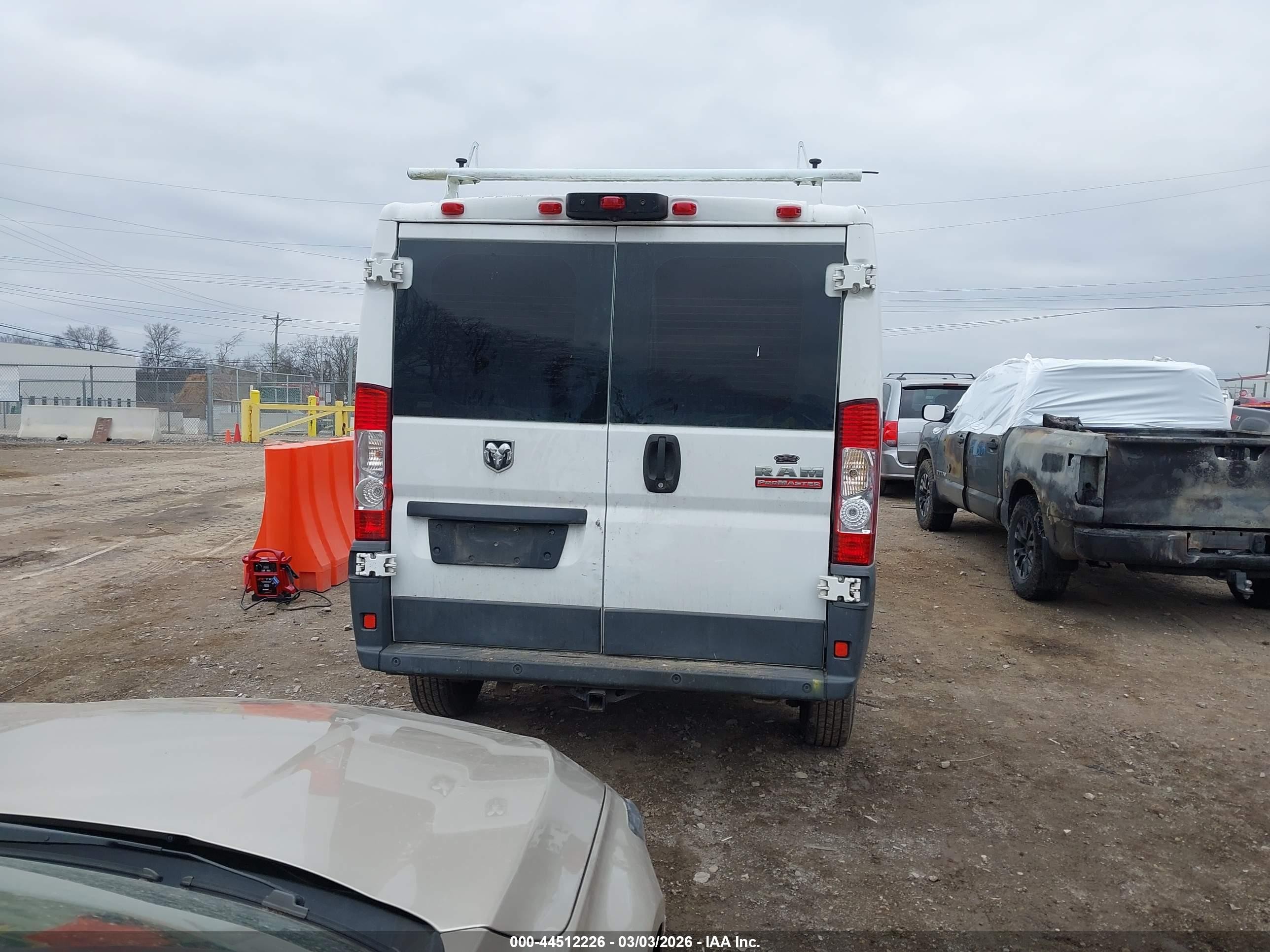 2014 Ram Promaster 1500 Low Roof Белый vin: 3C6TRVAG4EE108672
