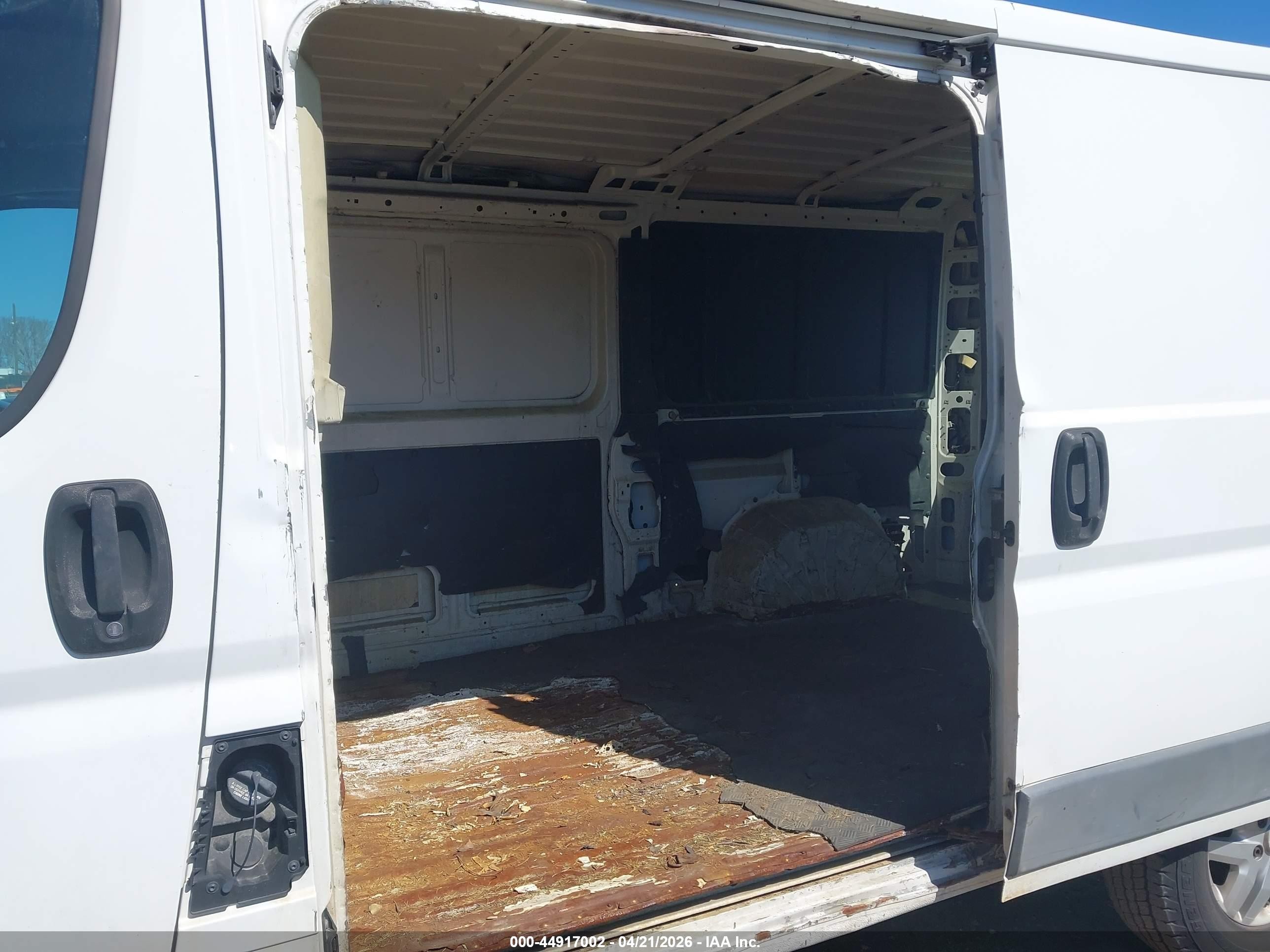 2015 Ram Promaster 1500 Low Roof White vin: 3C6TRVAG4FE509415