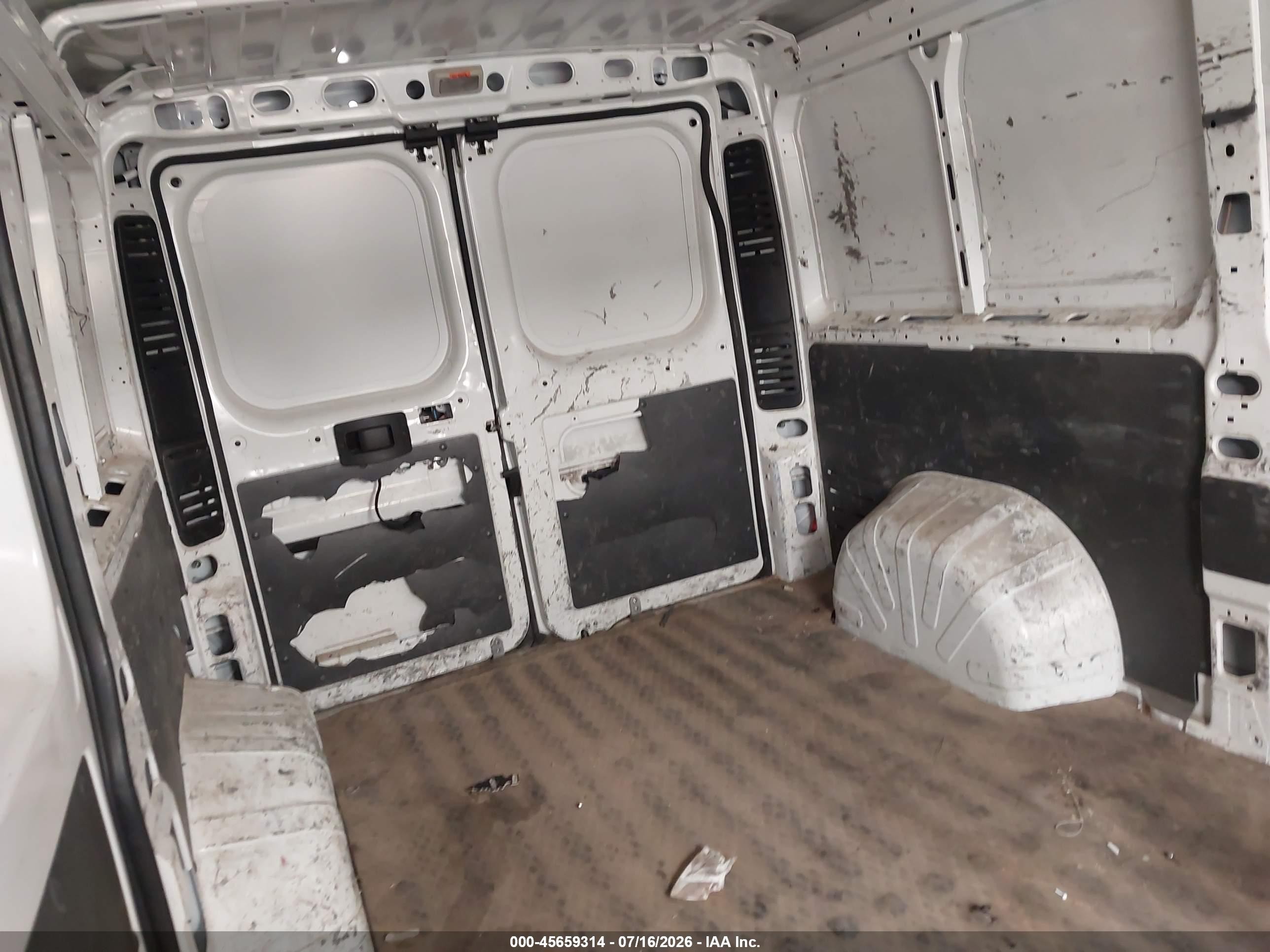2014 Ram Promaster 1500 Low Roof Белый vin: 3C6TRVAG9EE124463