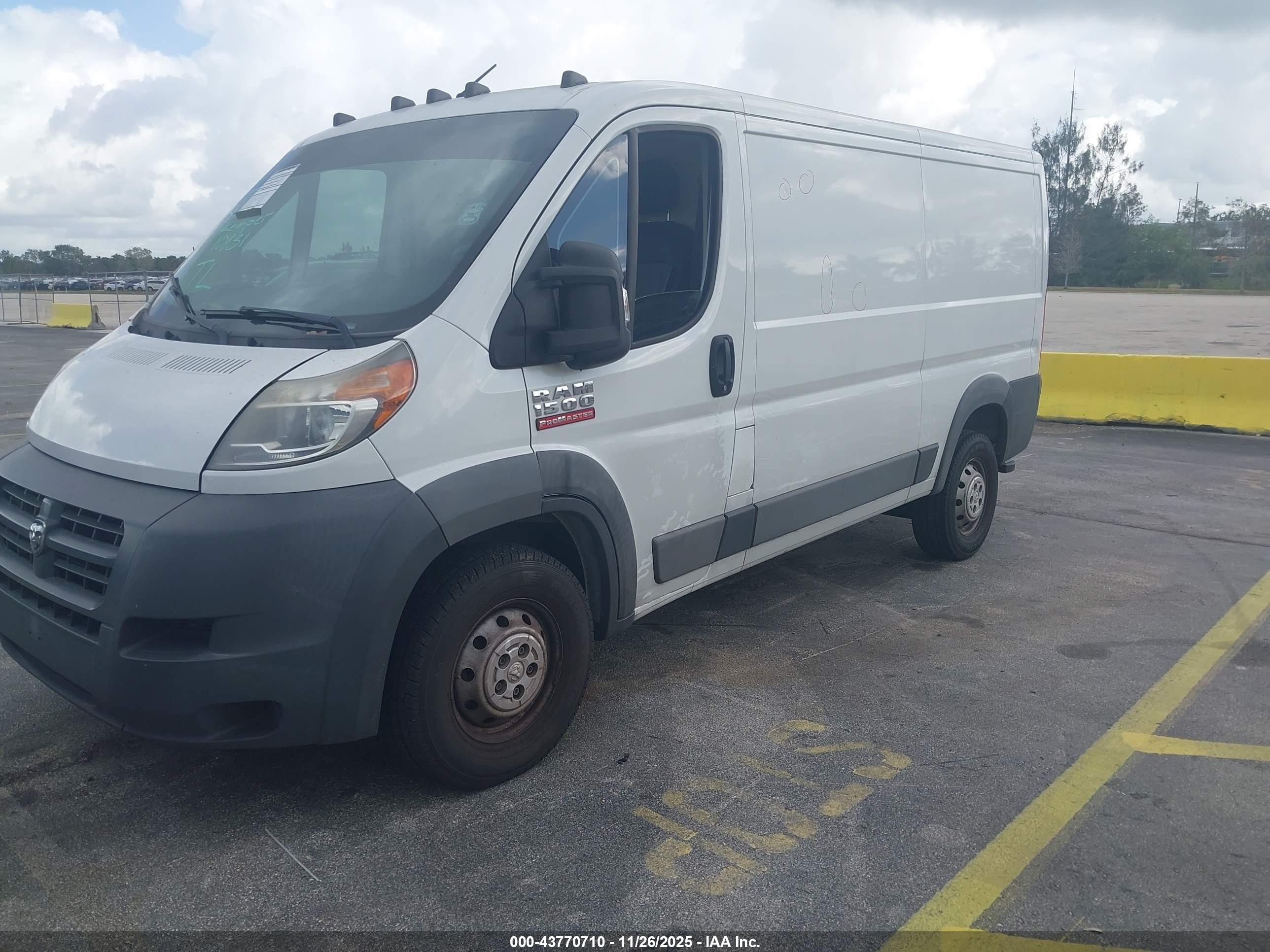 2016 Ram Promaster 1500 Low Roof Белый vin: 3C6TRVAG9GE112302