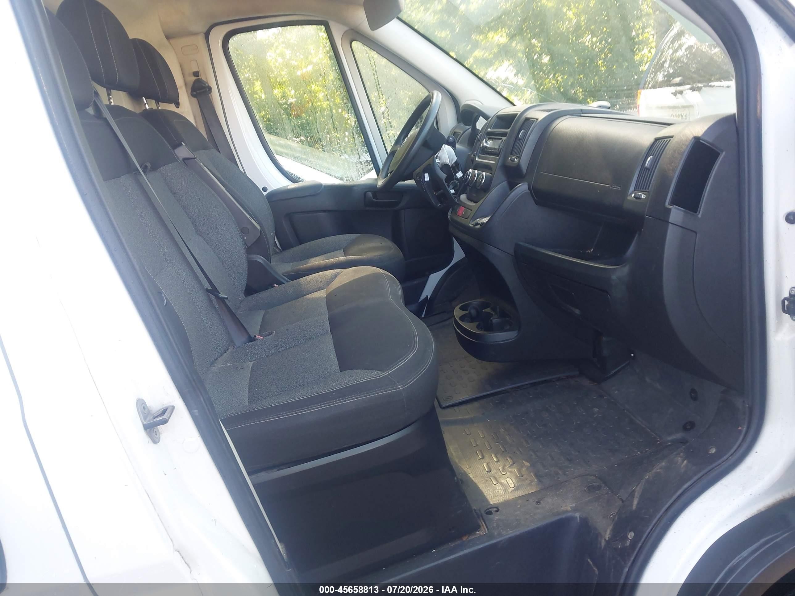 2014 Ram Promaster 1500 Low Roof Белый vin: 3C6TRVAGXEE100494