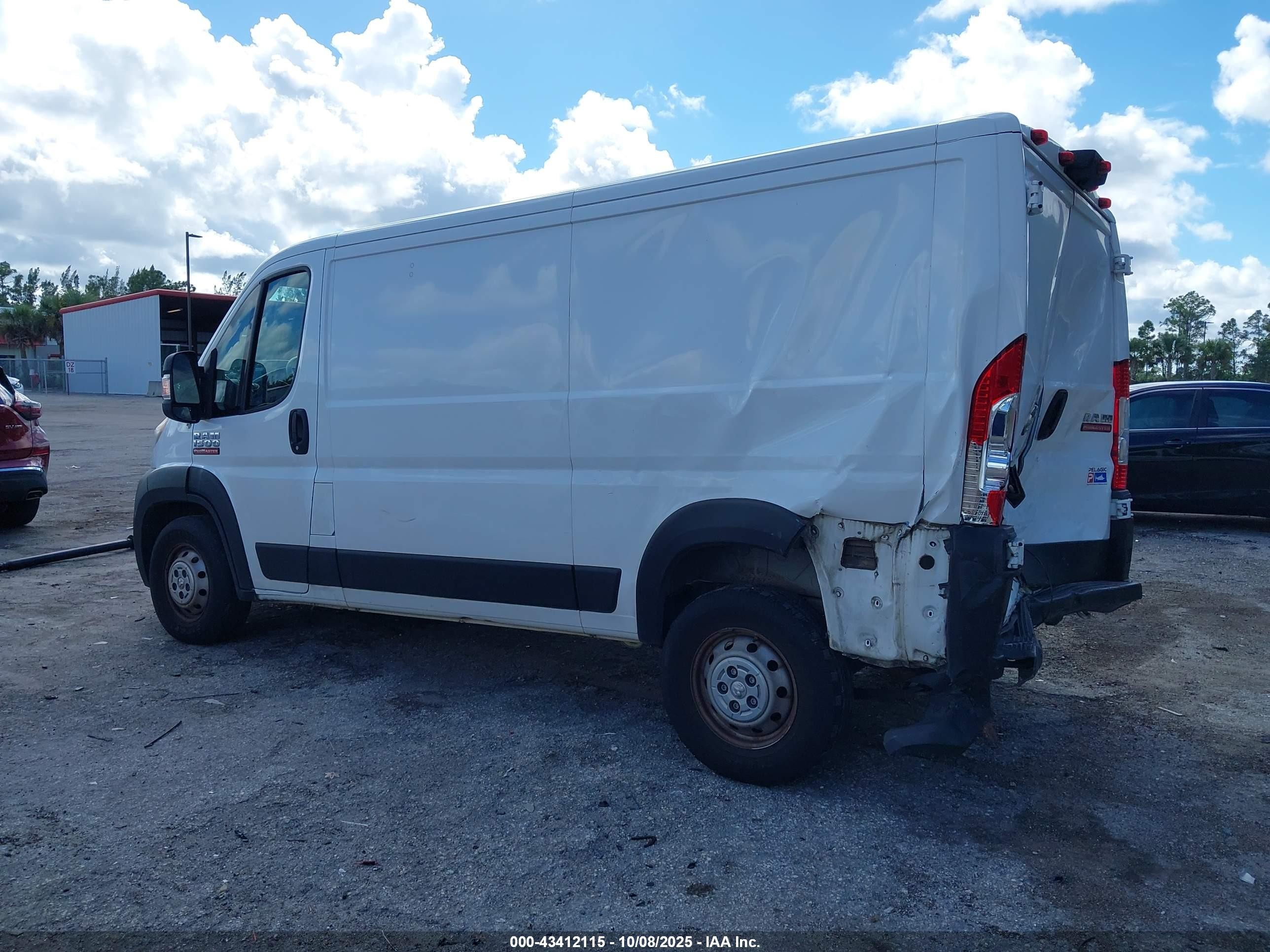 2018 Ram Promaster 1500 Low Roof 136 Wb Белый vin: 3C6TRVAGXJE155344
