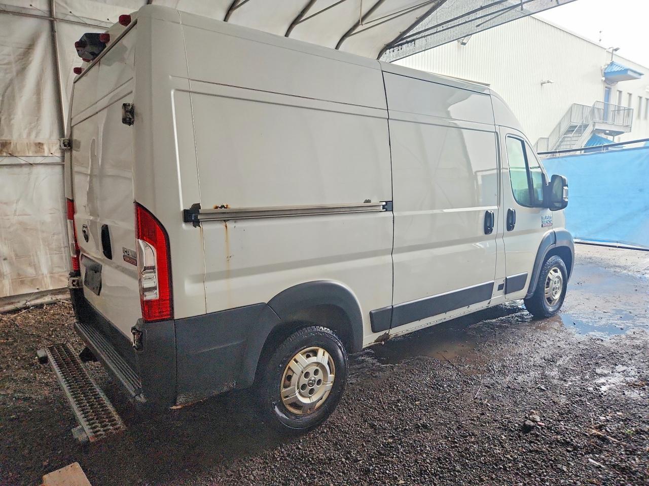 2014 Ram Promaster 1500 1500 High Белый vin: 3C6TRVBG2EE101668