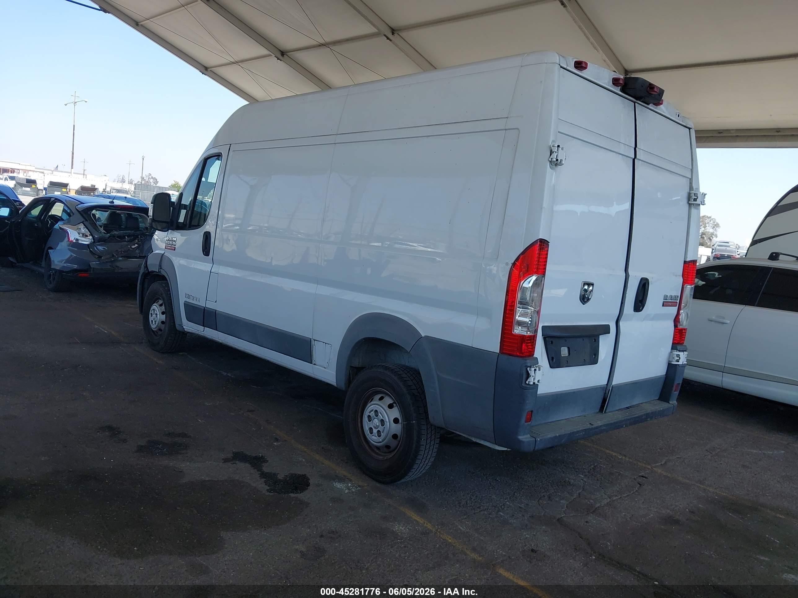 2018 Ram Promaster 1500 High Roof 136 Wb Белый vin: 3C6TRVBG9JE146567