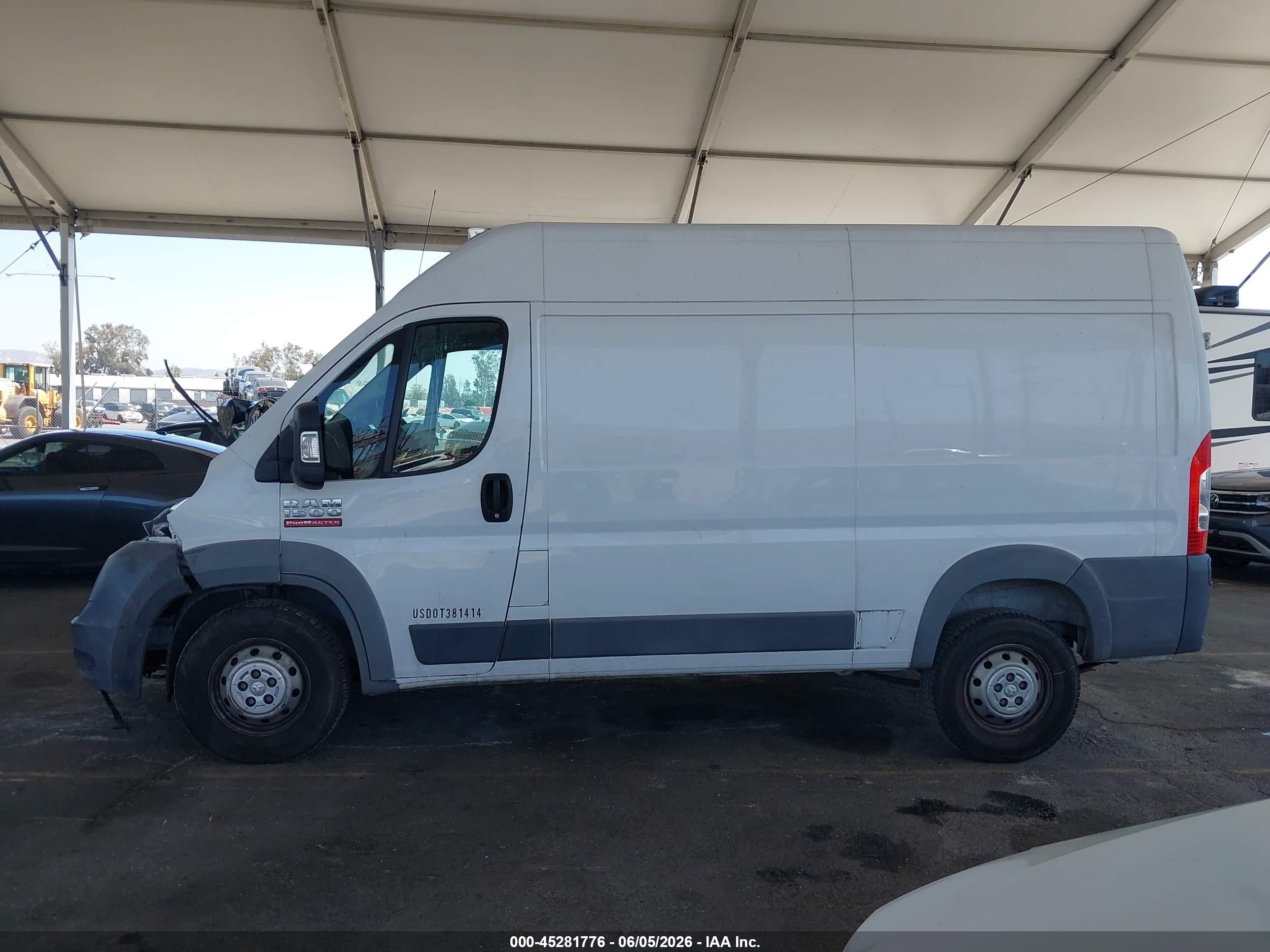 2018 Ram Promaster 1500 High Roof 136 Wb Белый vin: 3C6TRVBG9JE146567