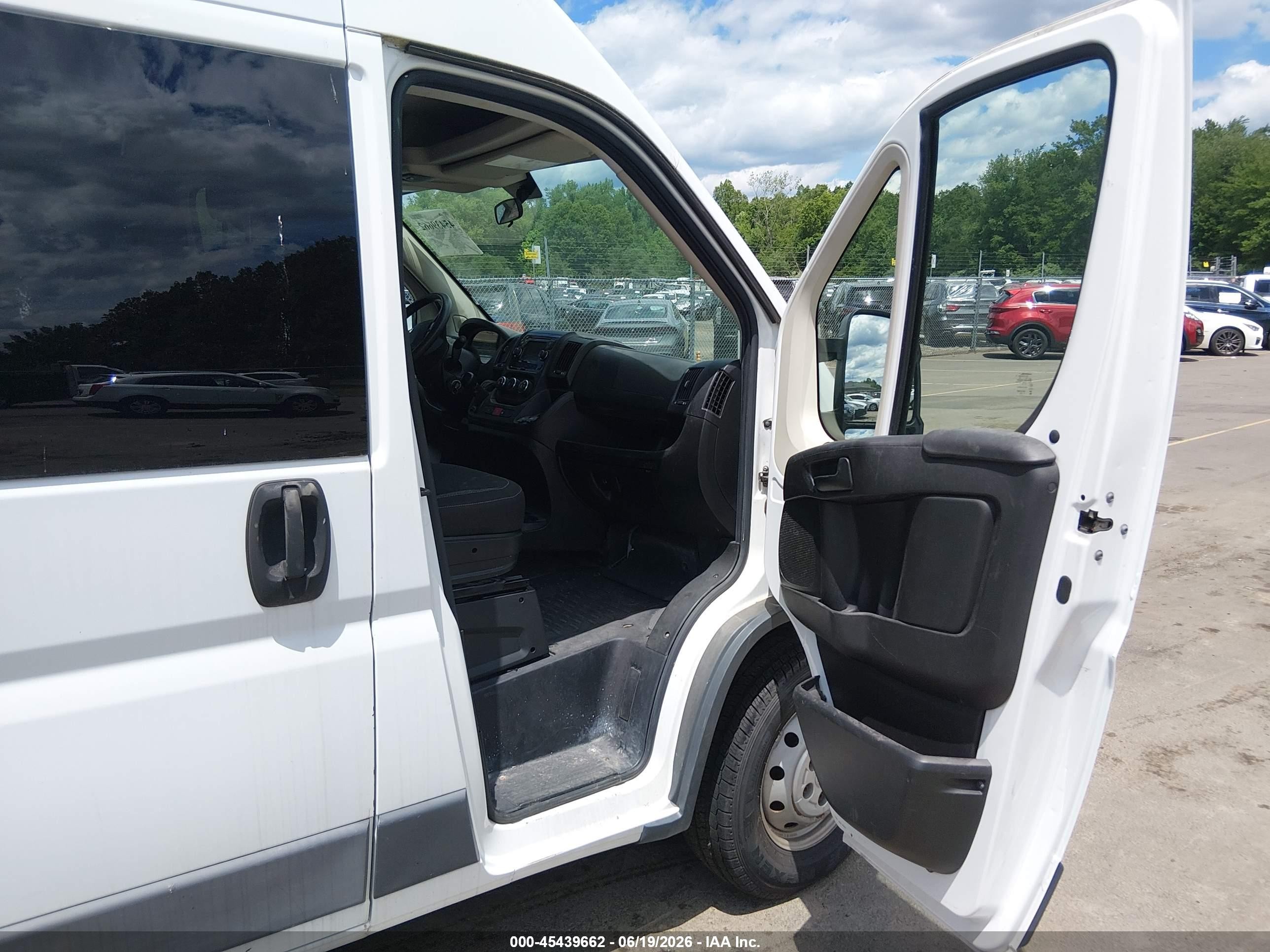2015 Ram Promaster 2500 High Roof White vin: 3C6TRVCD5FE509734