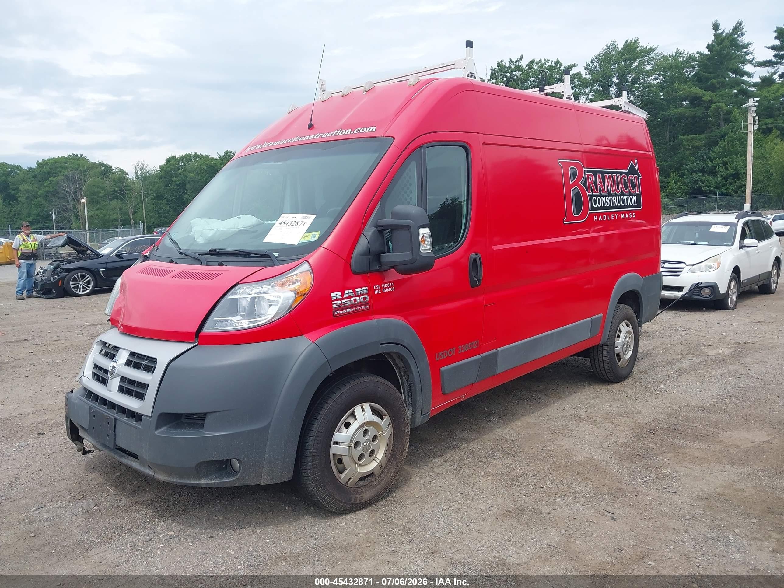 2014 Ram Promaster 2500 High Roof Red vin: 3C6TRVCG4EE105896