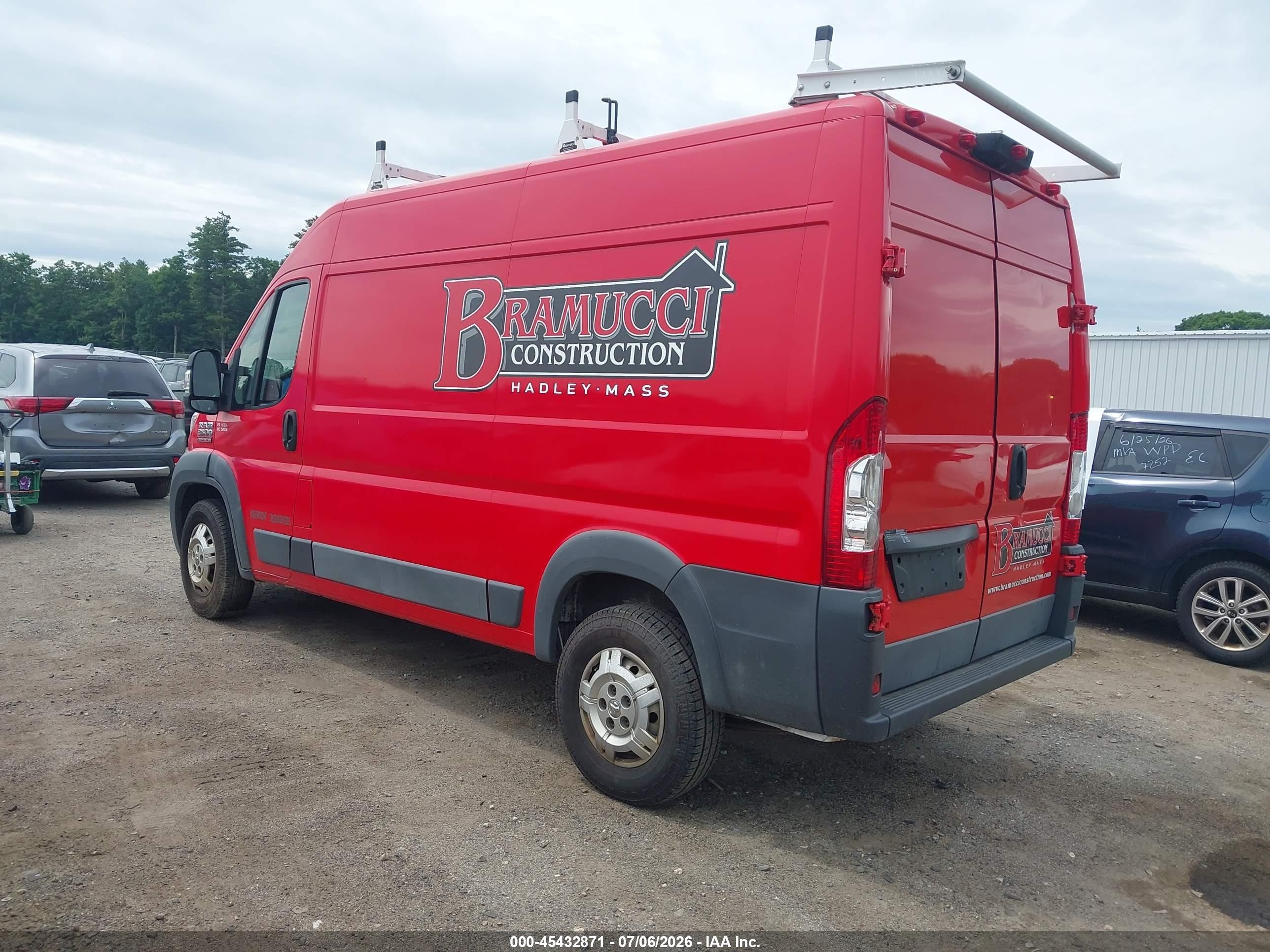 2014 Ram Promaster 2500 High Roof Red vin: 3C6TRVCG4EE105896
