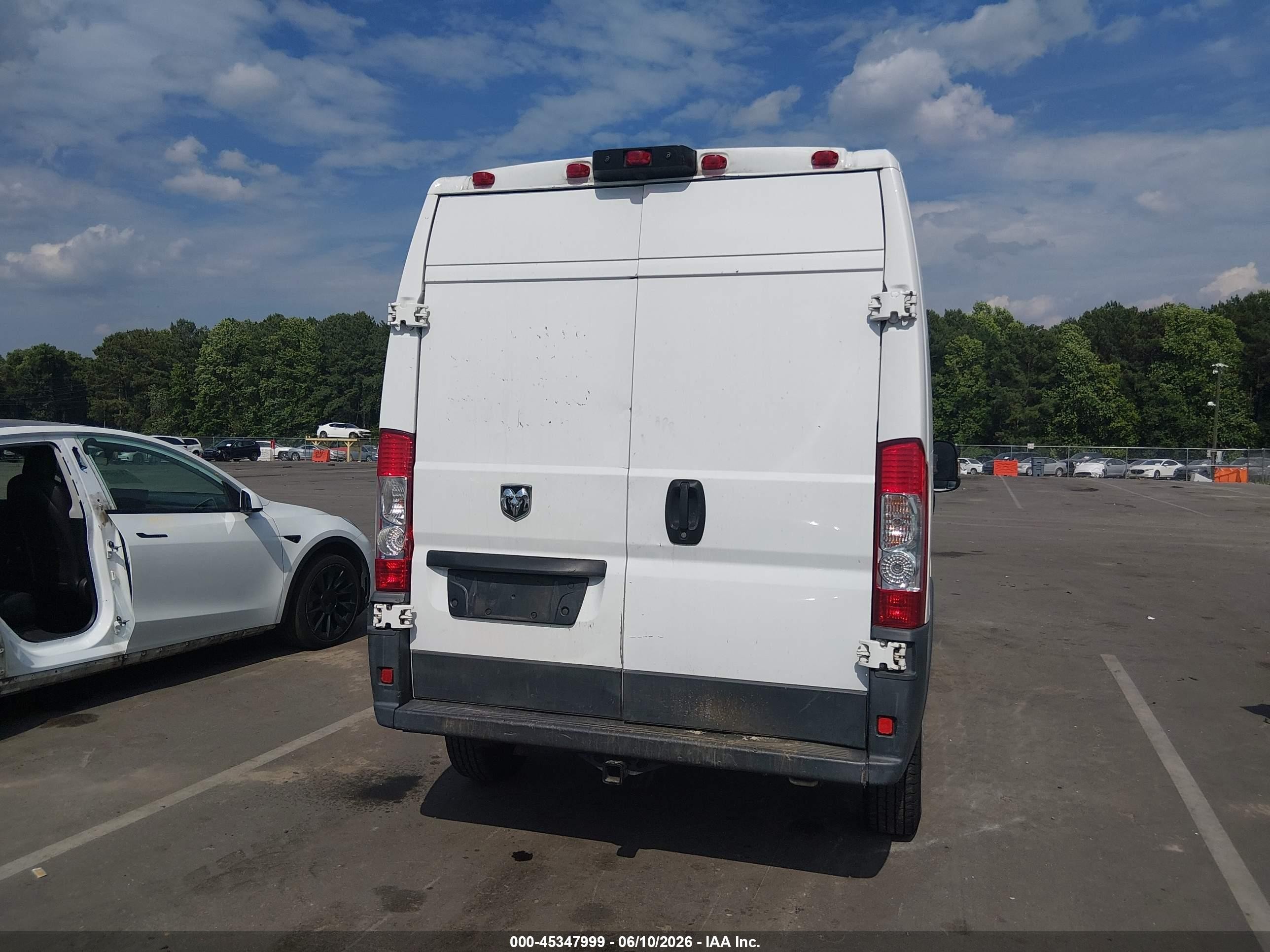 2014 Ram Promaster 2500 High Roof Белый vin: 3C6TRVCG4EE123198