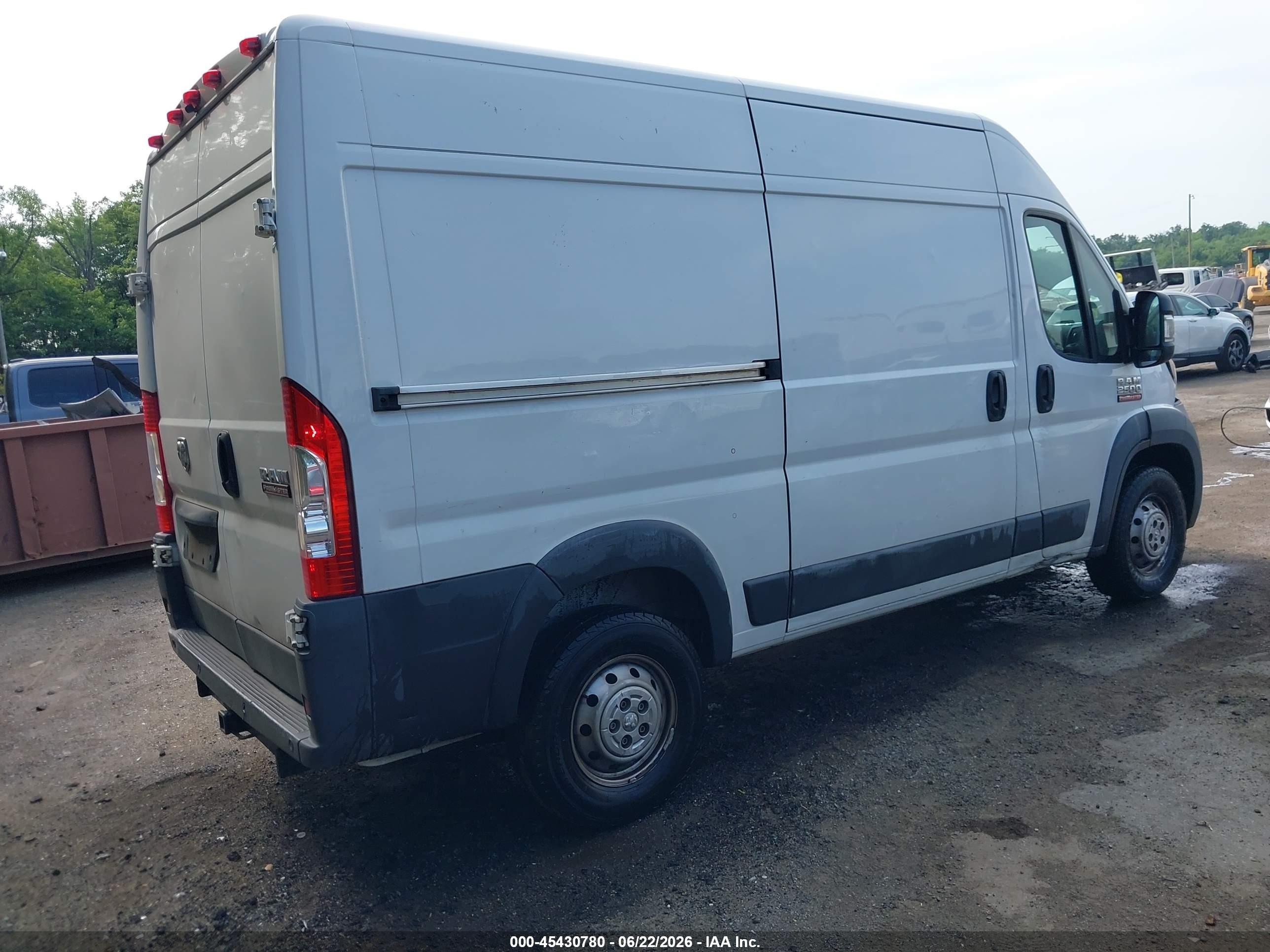 2014 Ram Promaster 2500 High Roof White vin: 3C6TRVCG6EE101249